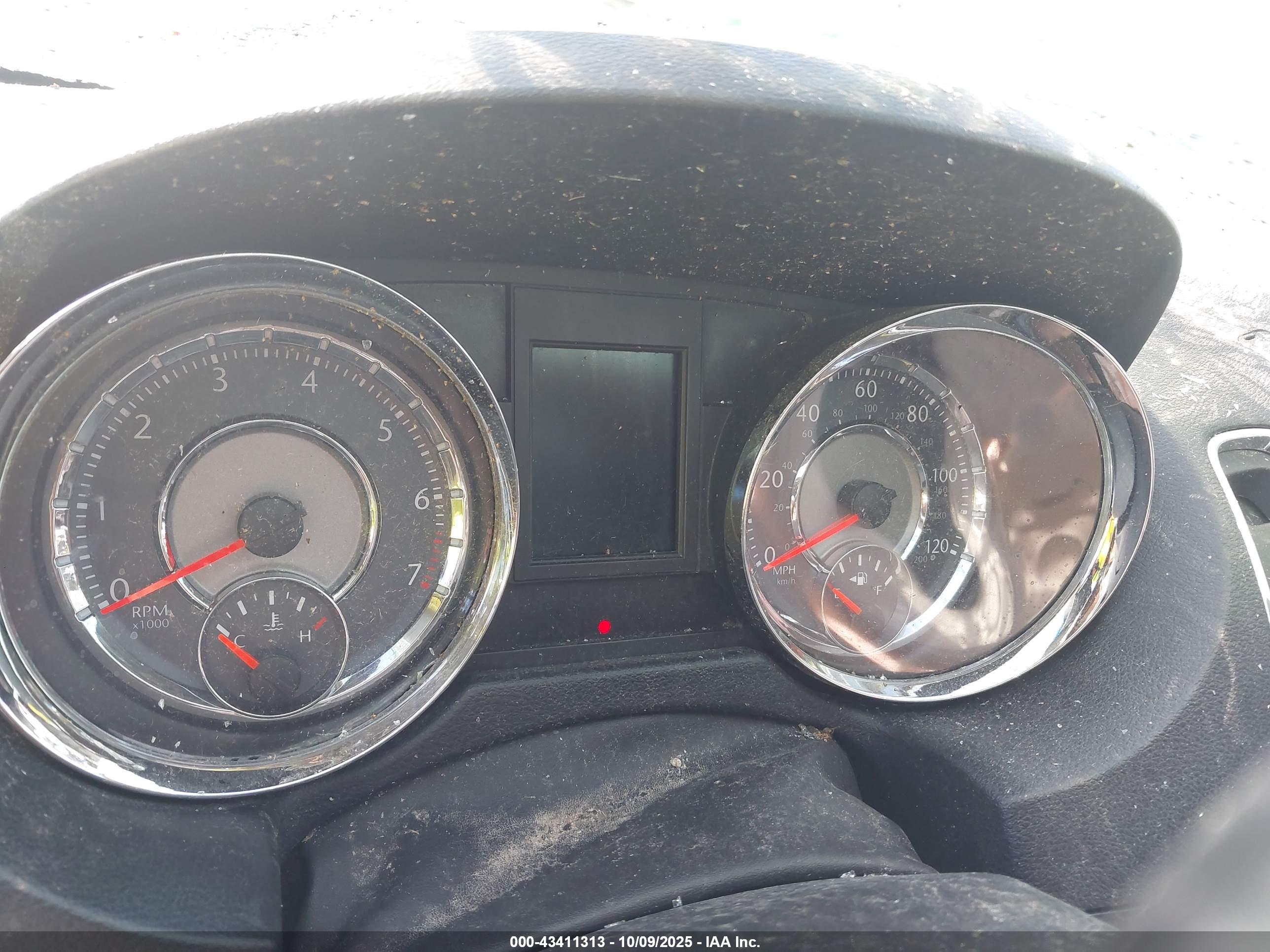 CHRYSLER TOWN image 7