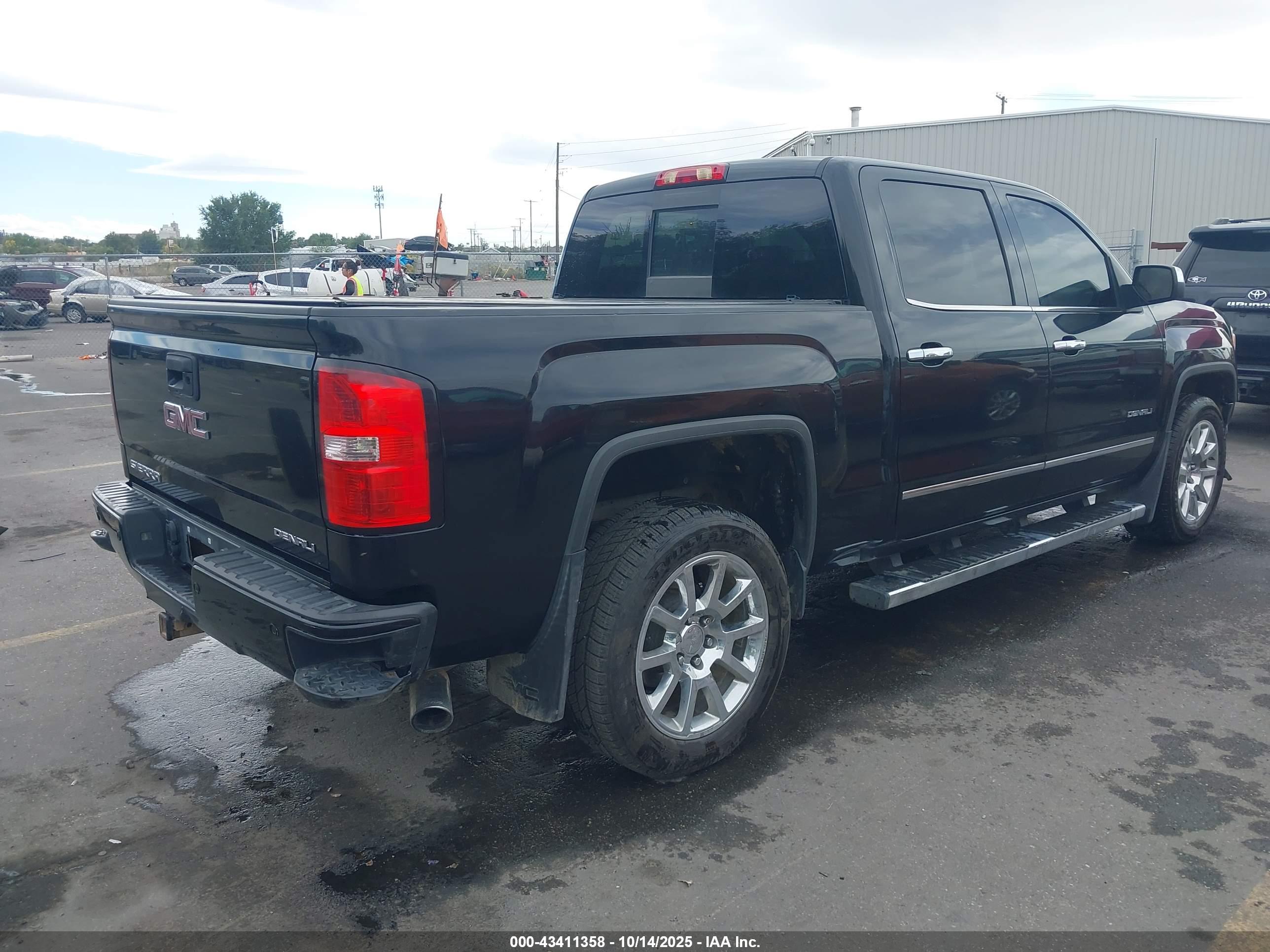 GMC SIERRA image 4