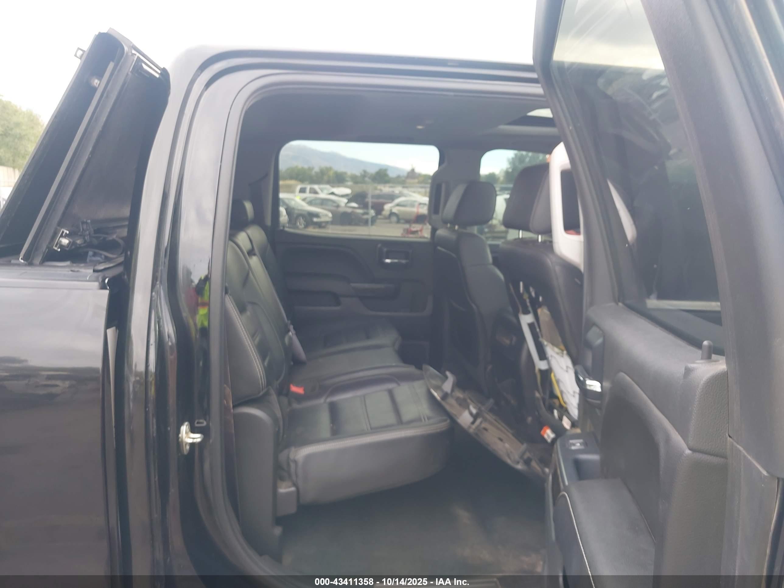 GMC SIERRA image 8