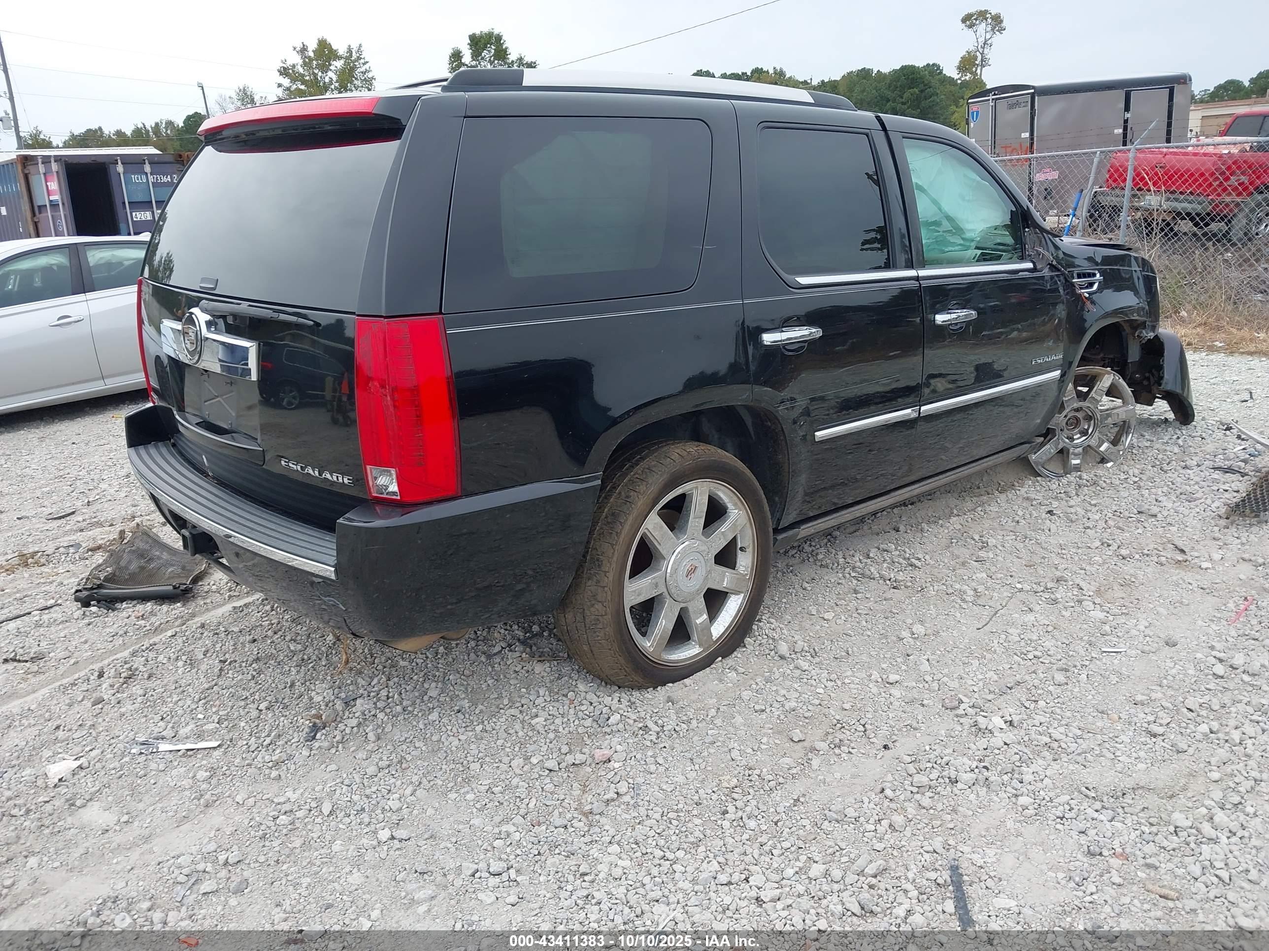 CADILLAC ESCALADE image 4