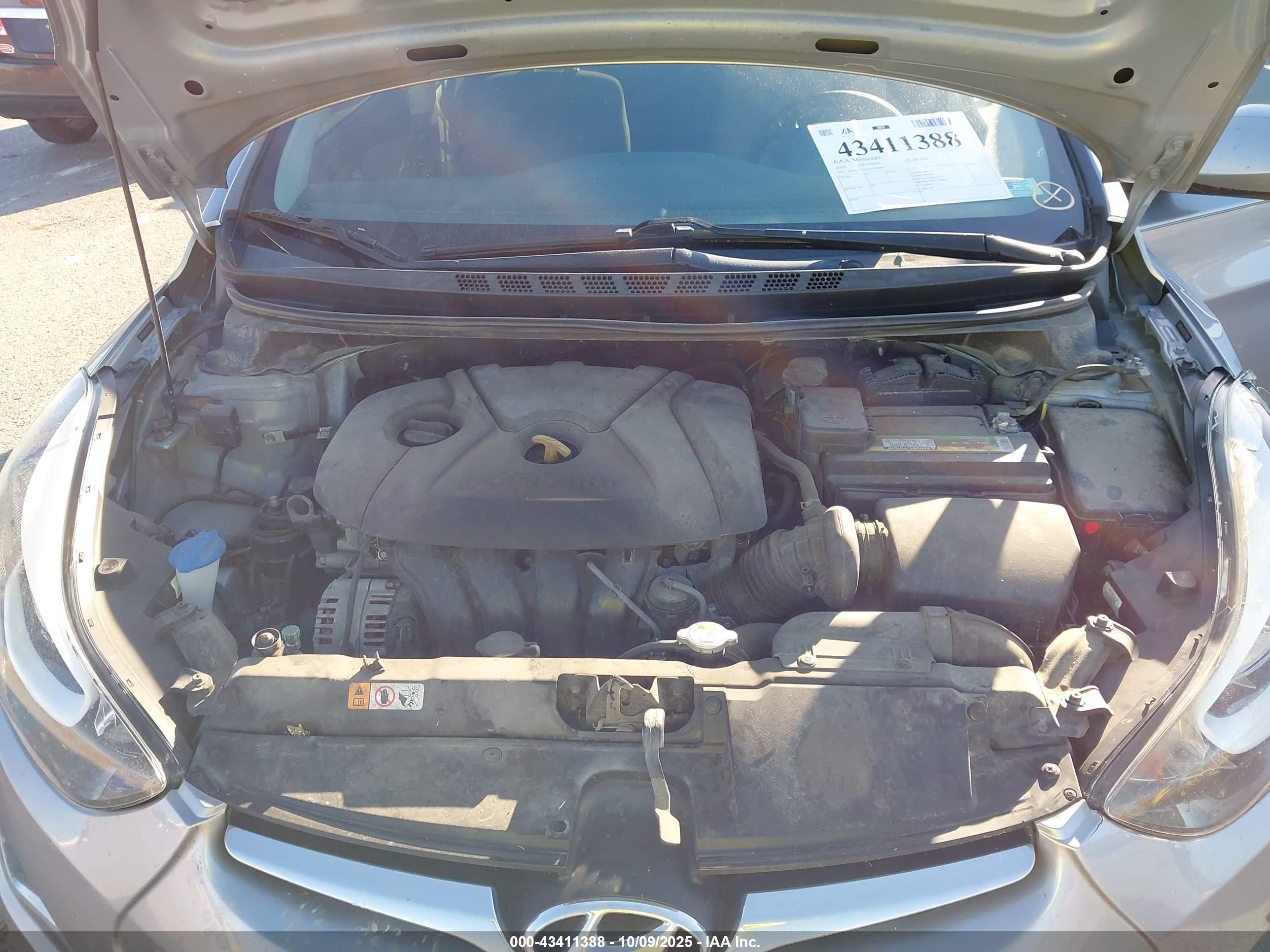 HYUNDAI ELANTRA image 10