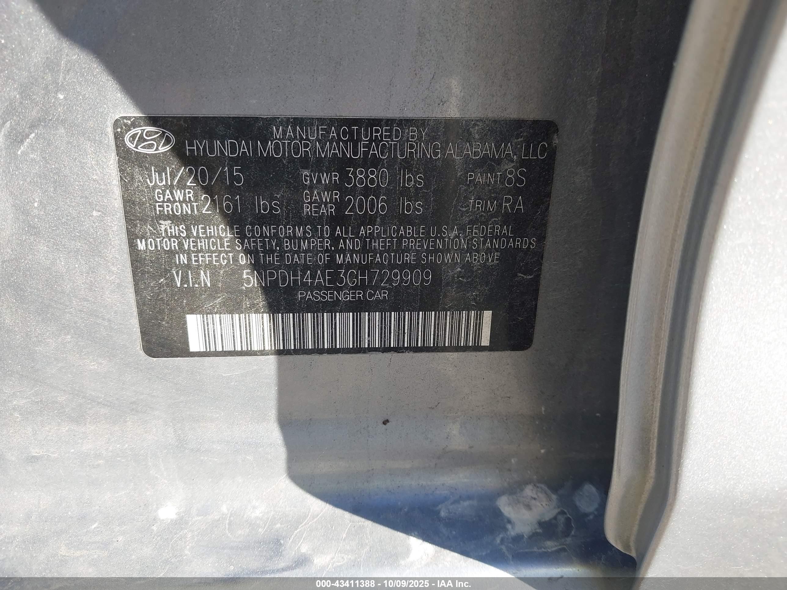 HYUNDAI ELANTRA image 9