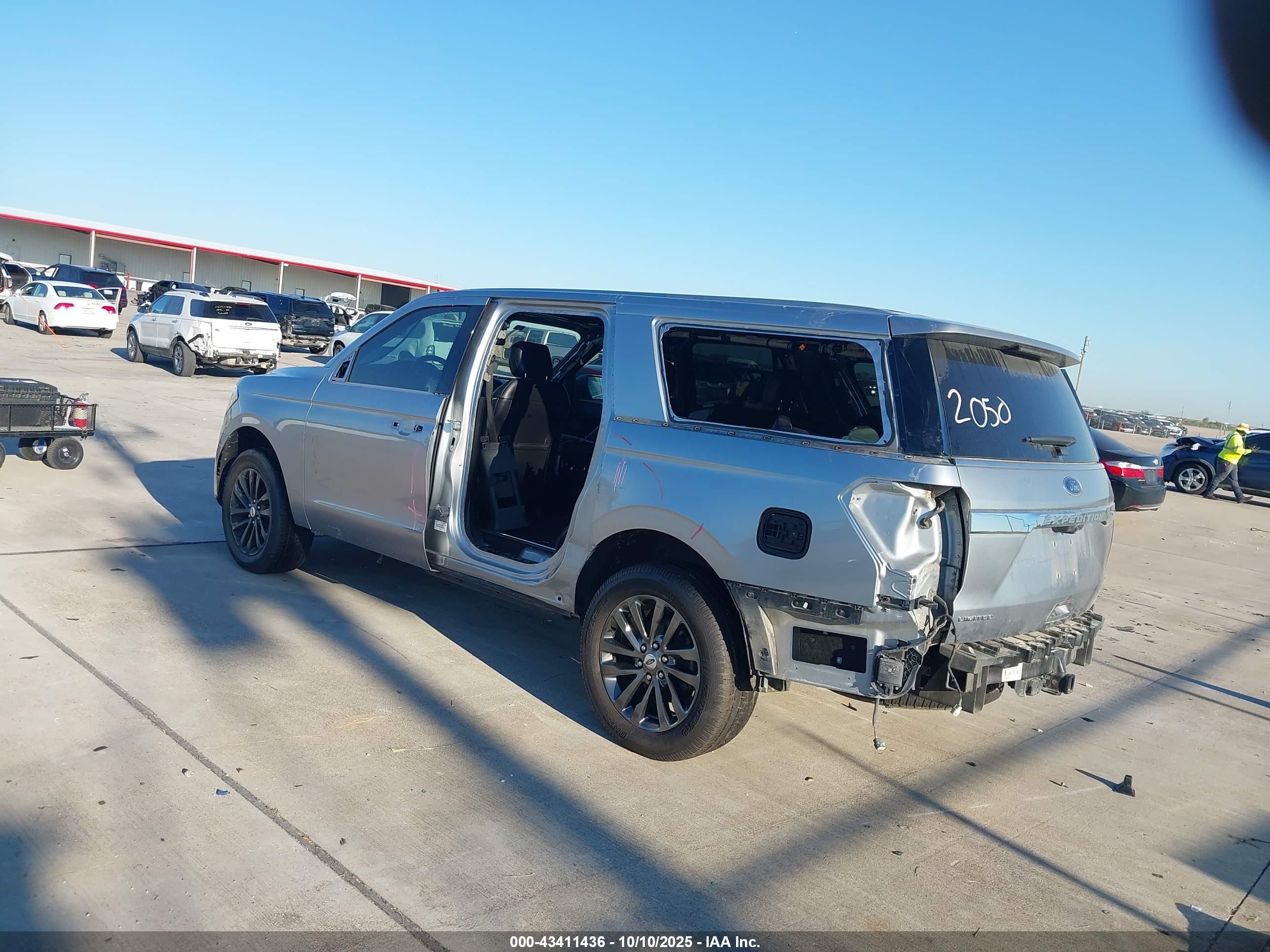FORD EXPEDITION image 3