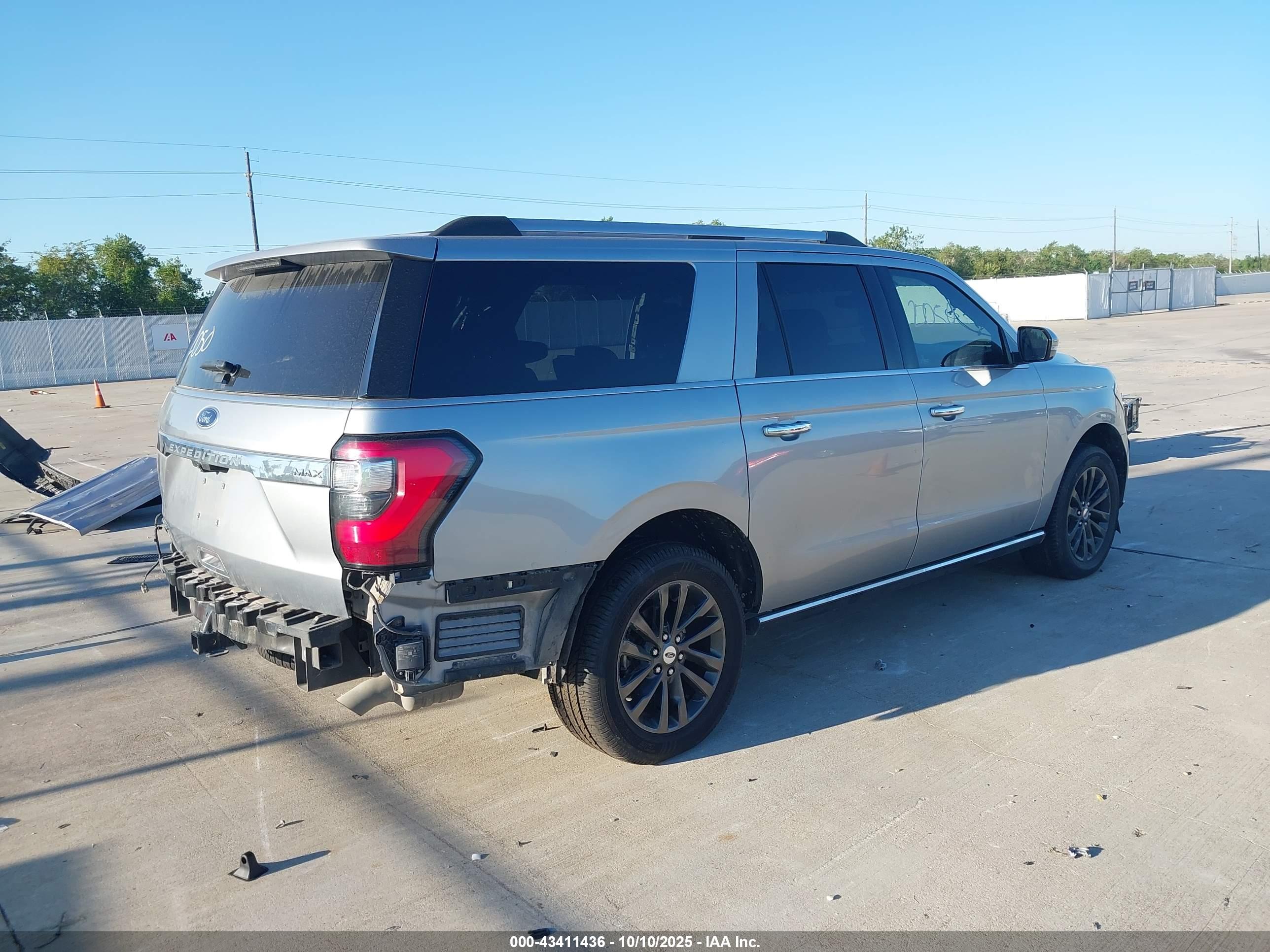 FORD EXPEDITION image 4