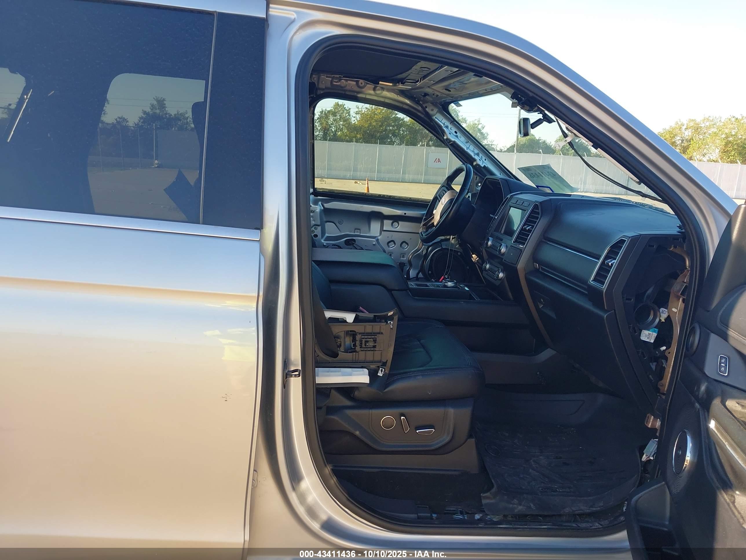 FORD EXPEDITION image 5