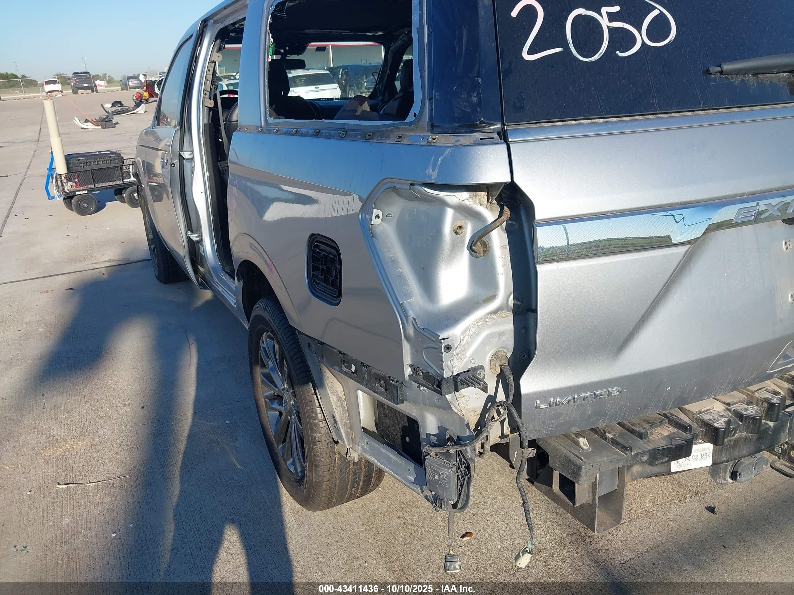 FORD EXPEDITION image 6