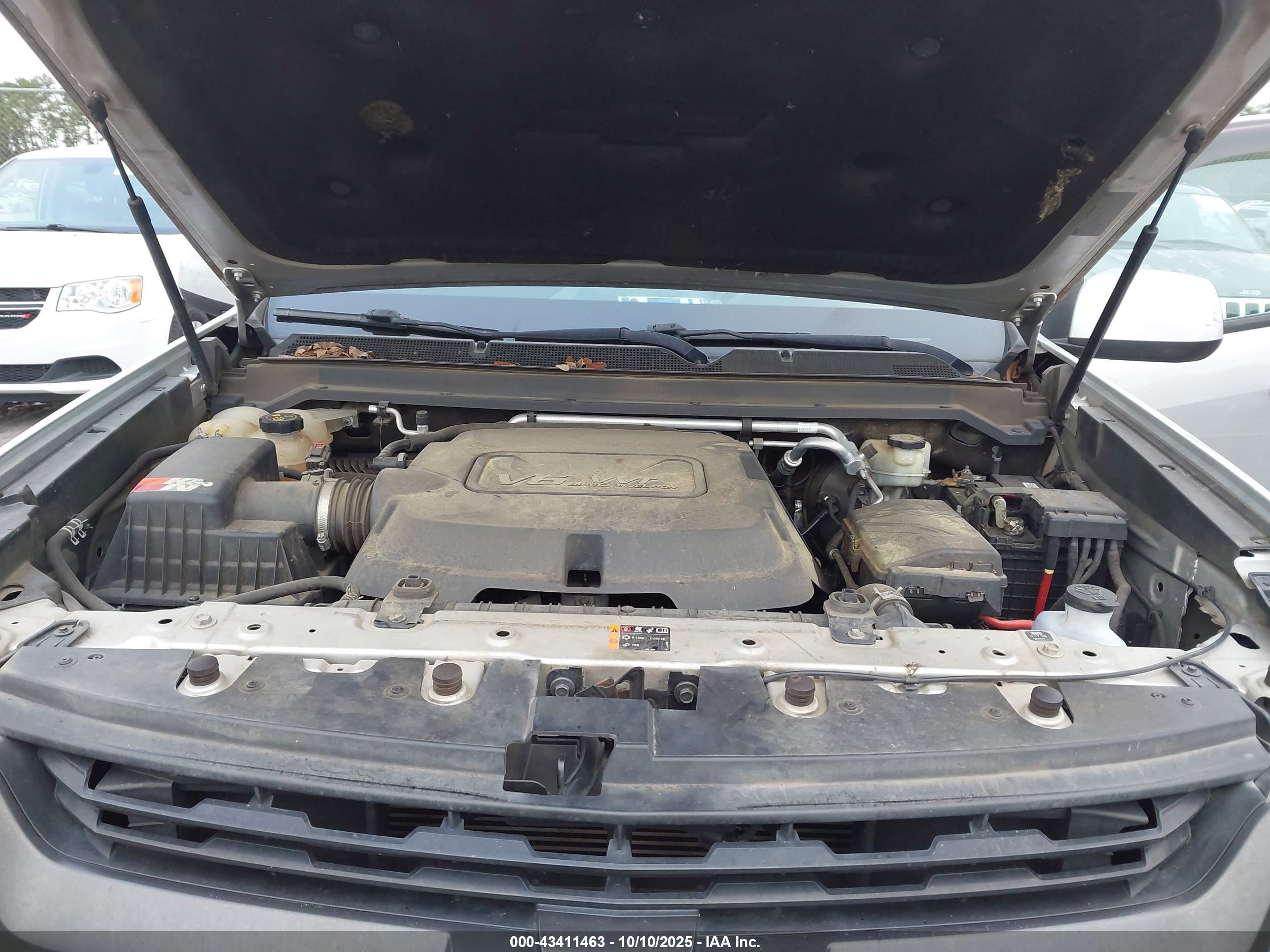 CHEVROLET COLORADO image 10