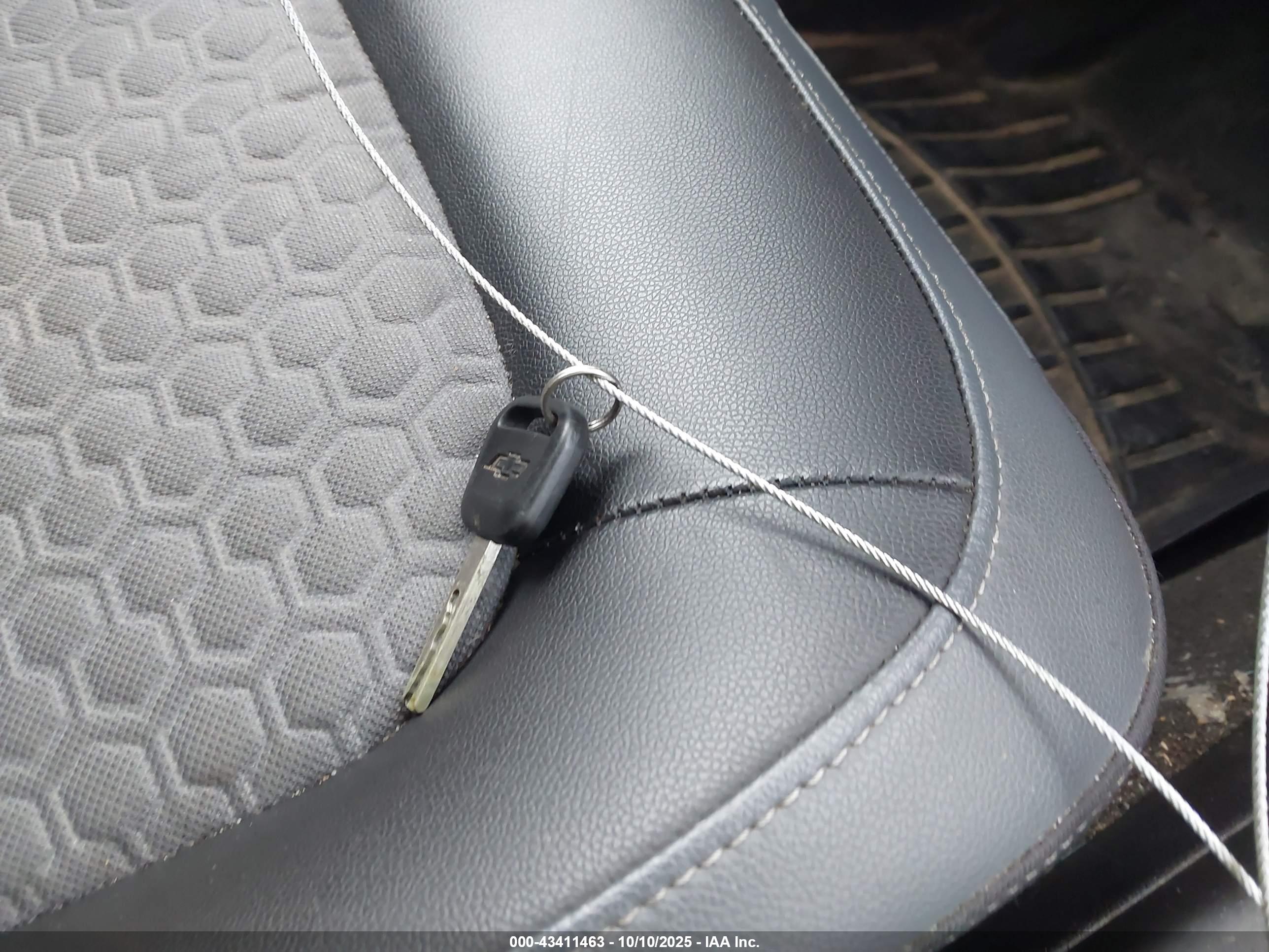CHEVROLET COLORADO image 11