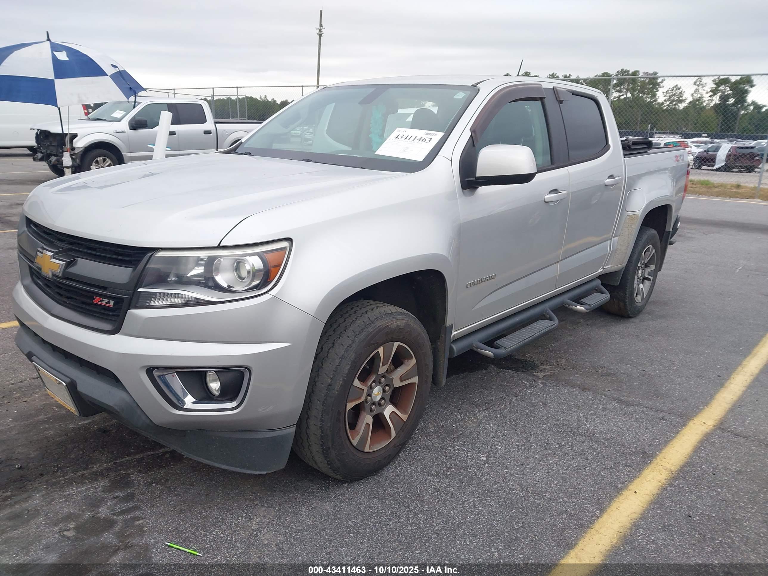 CHEVROLET COLORADO image 2