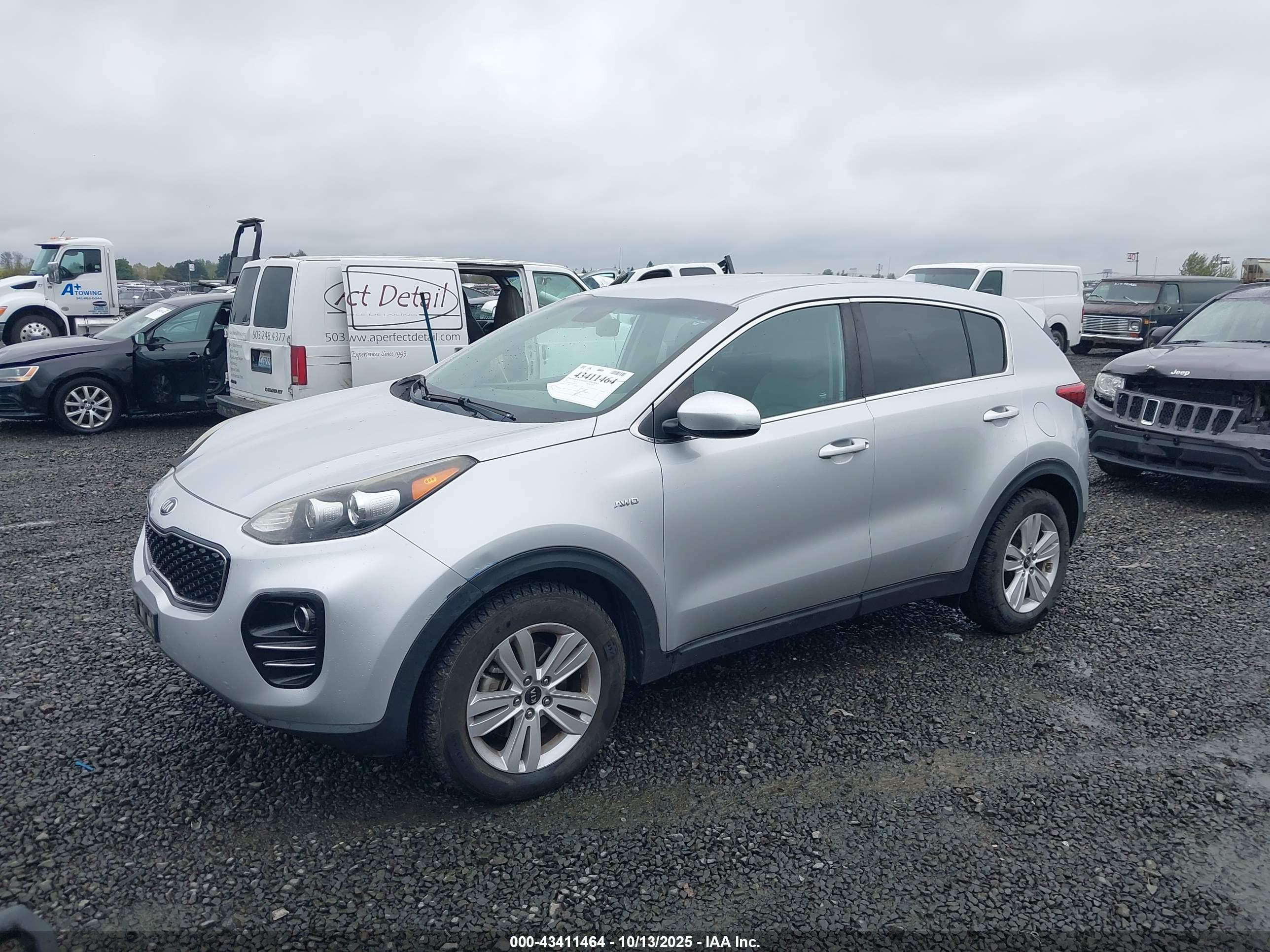 KIA SPORTAGE image 2