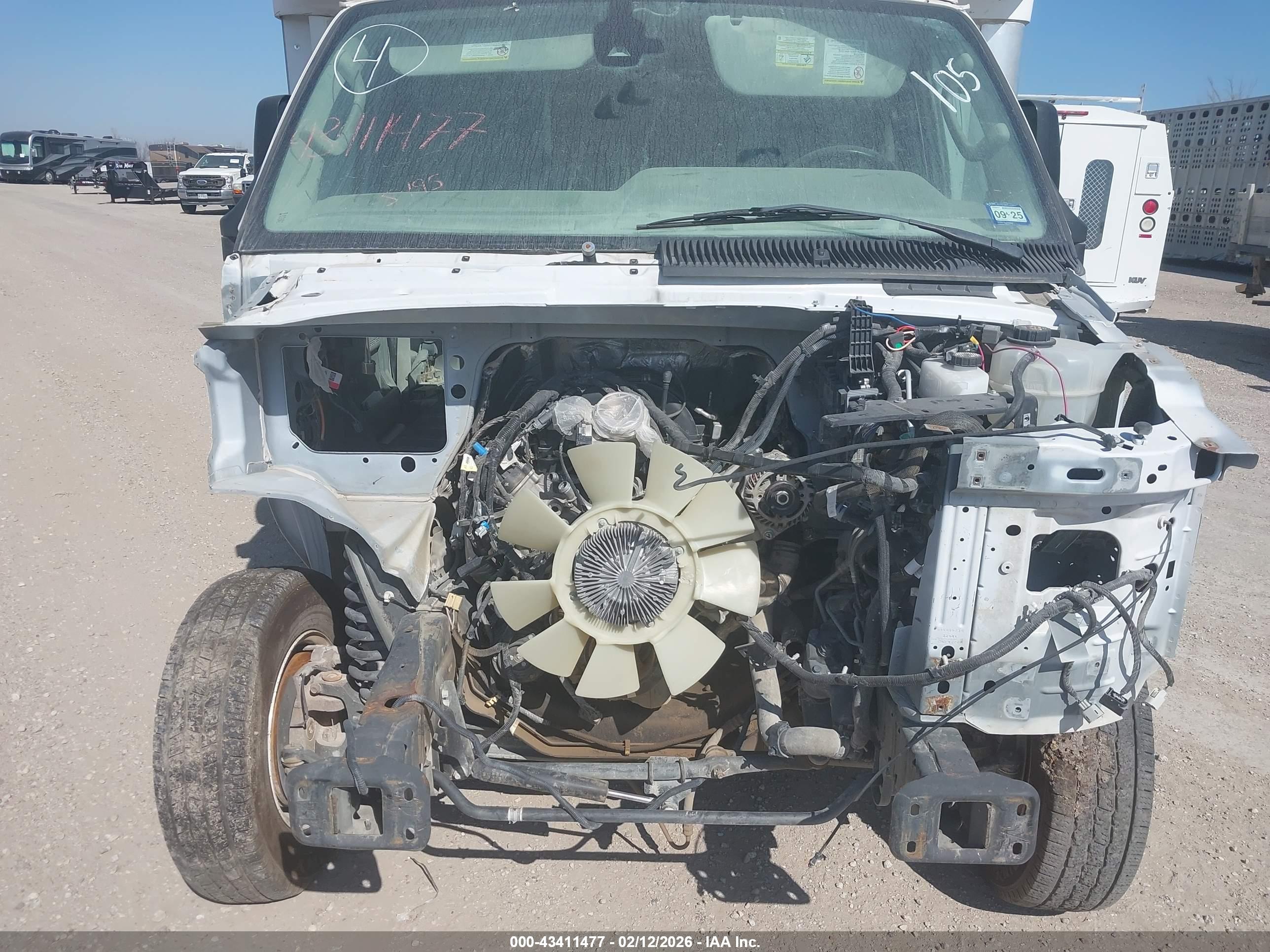 FORD E-450 image 10