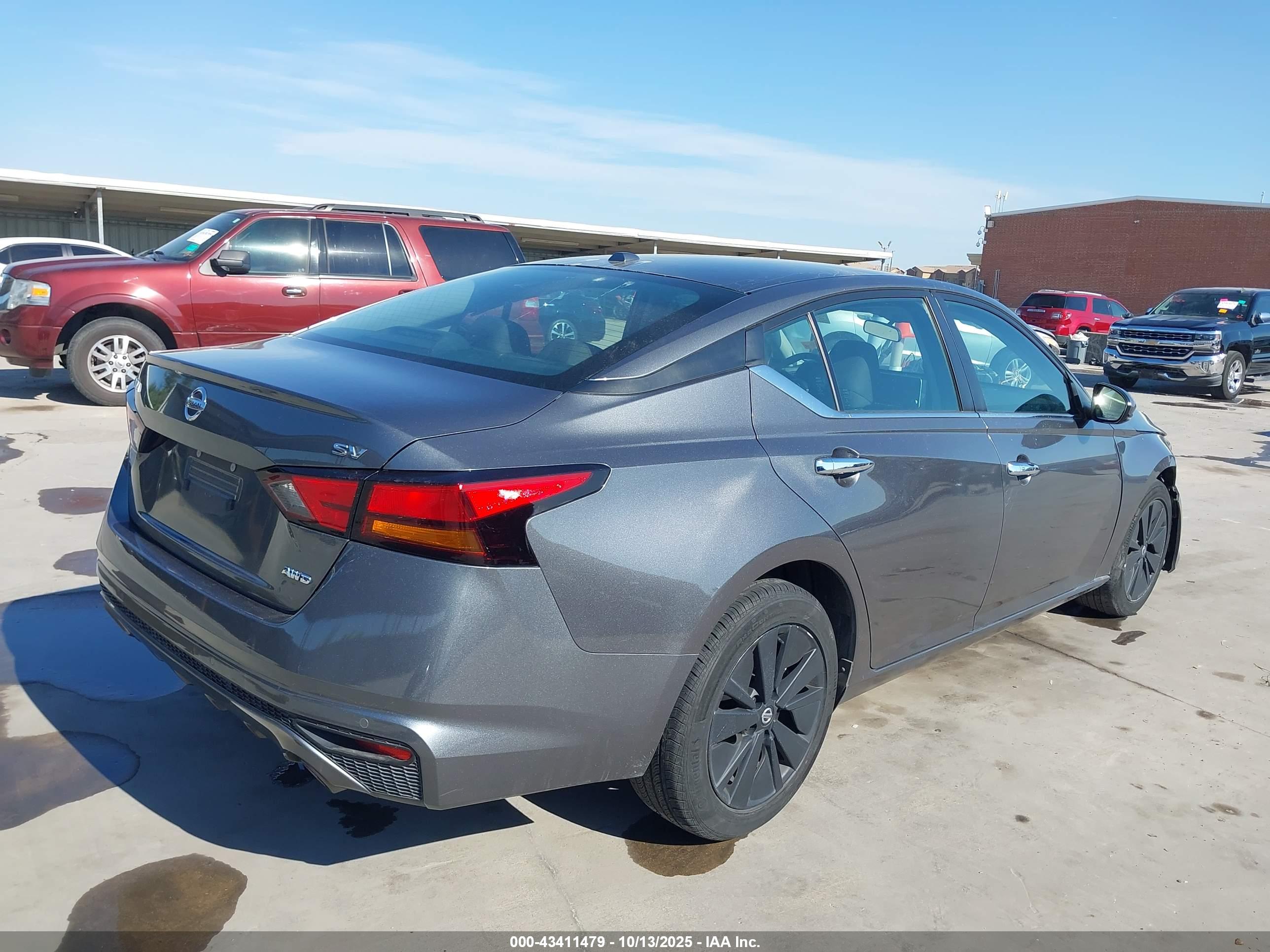 NISSAN ALTIMA image 4