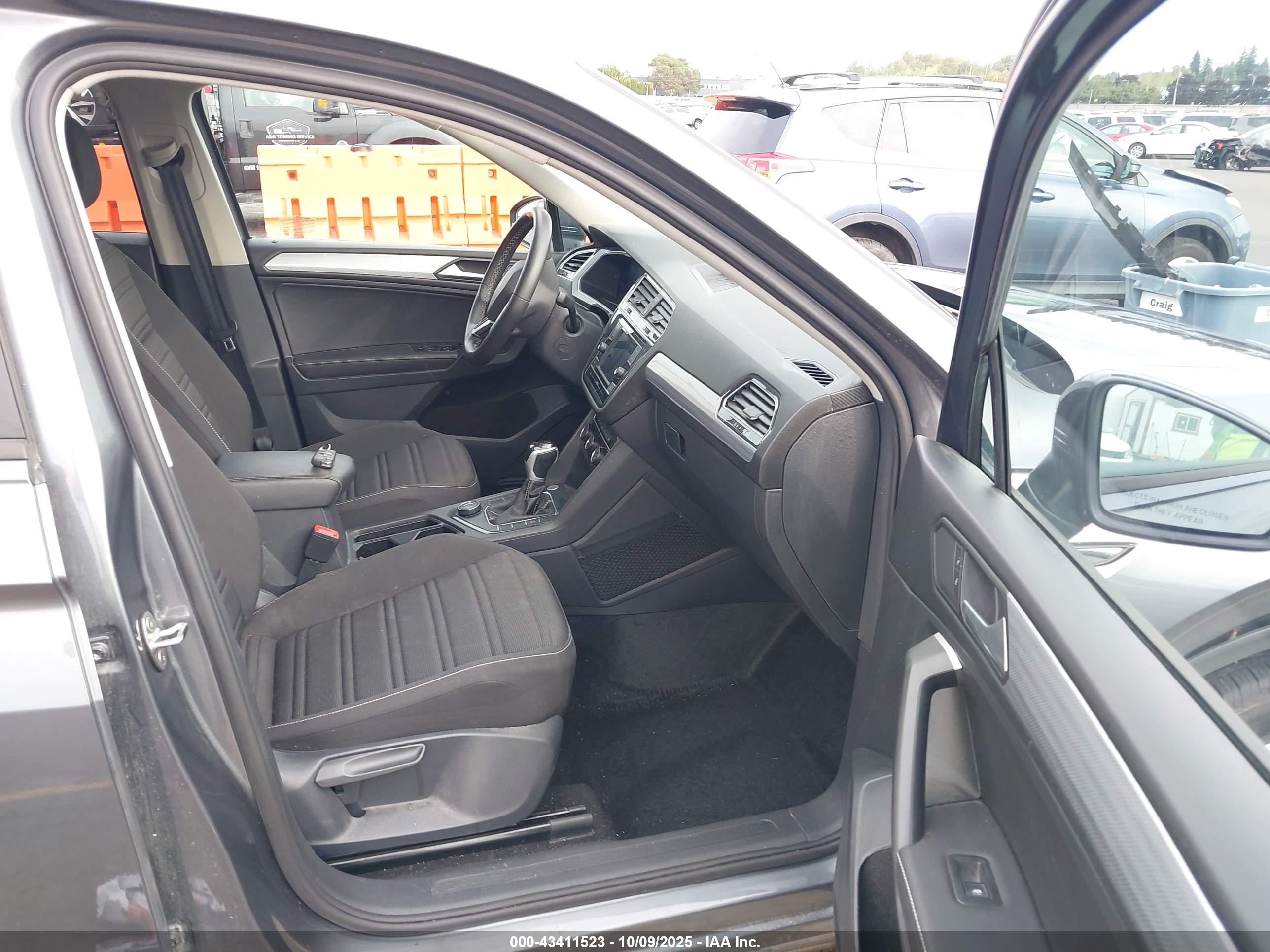 VOLKSWAGEN TIGUAN image 5
