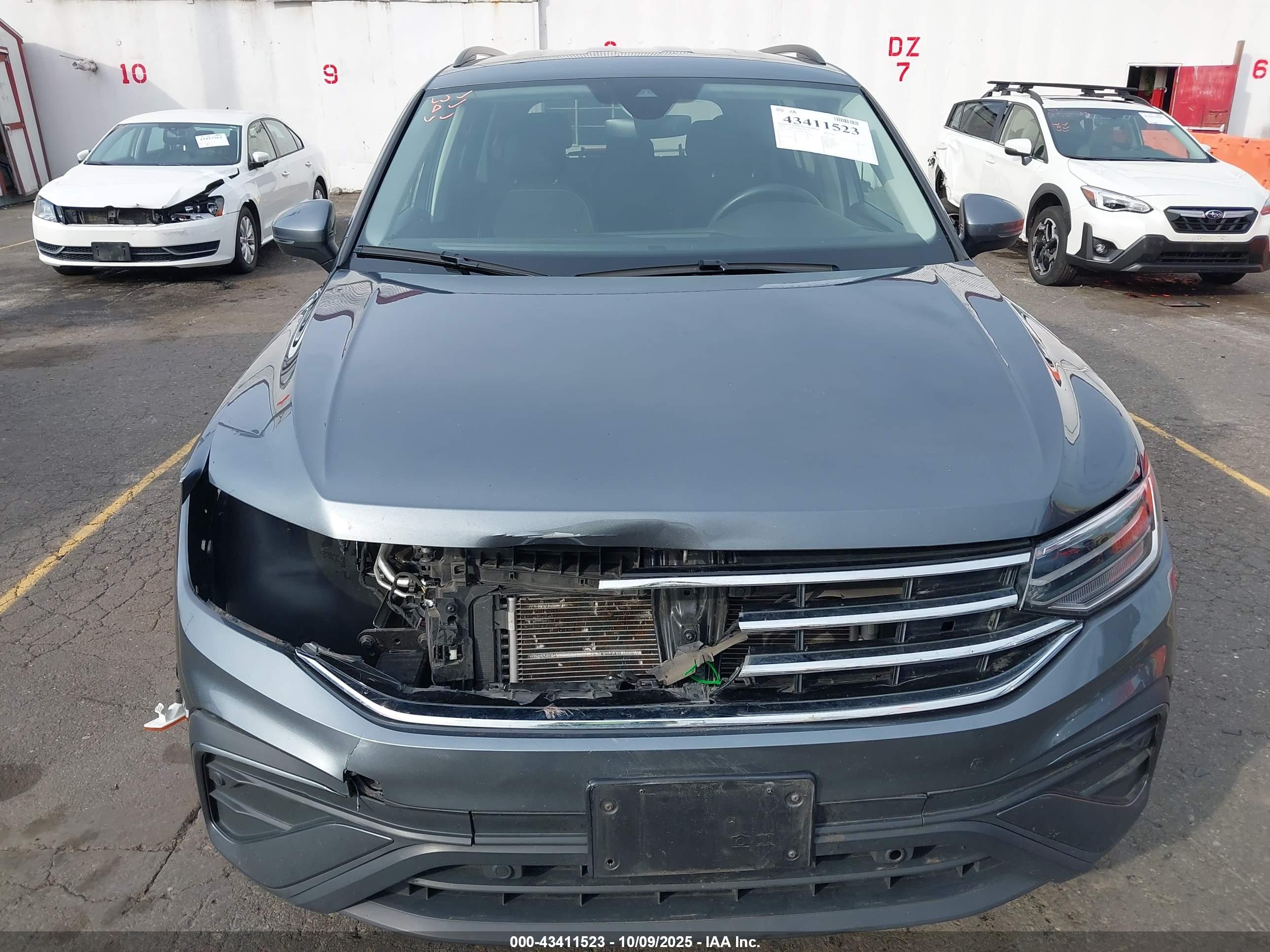 VOLKSWAGEN TIGUAN image 6