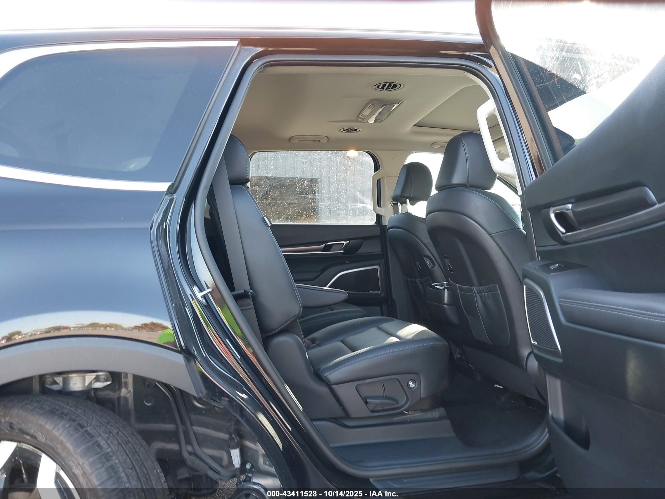 KIA TELLURIDE image 8