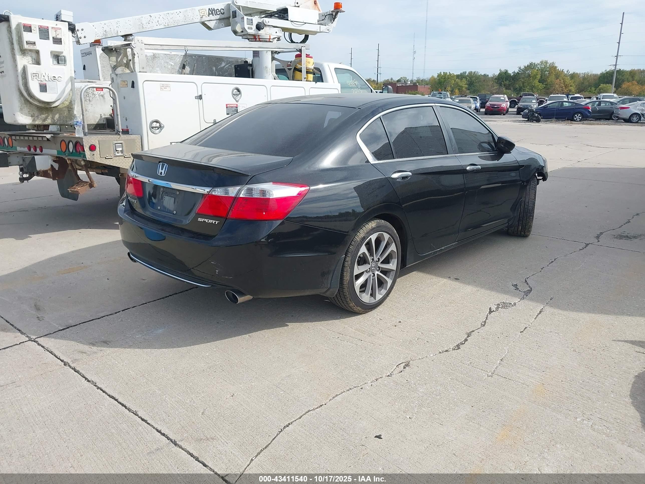 HONDA ACCORD image 4