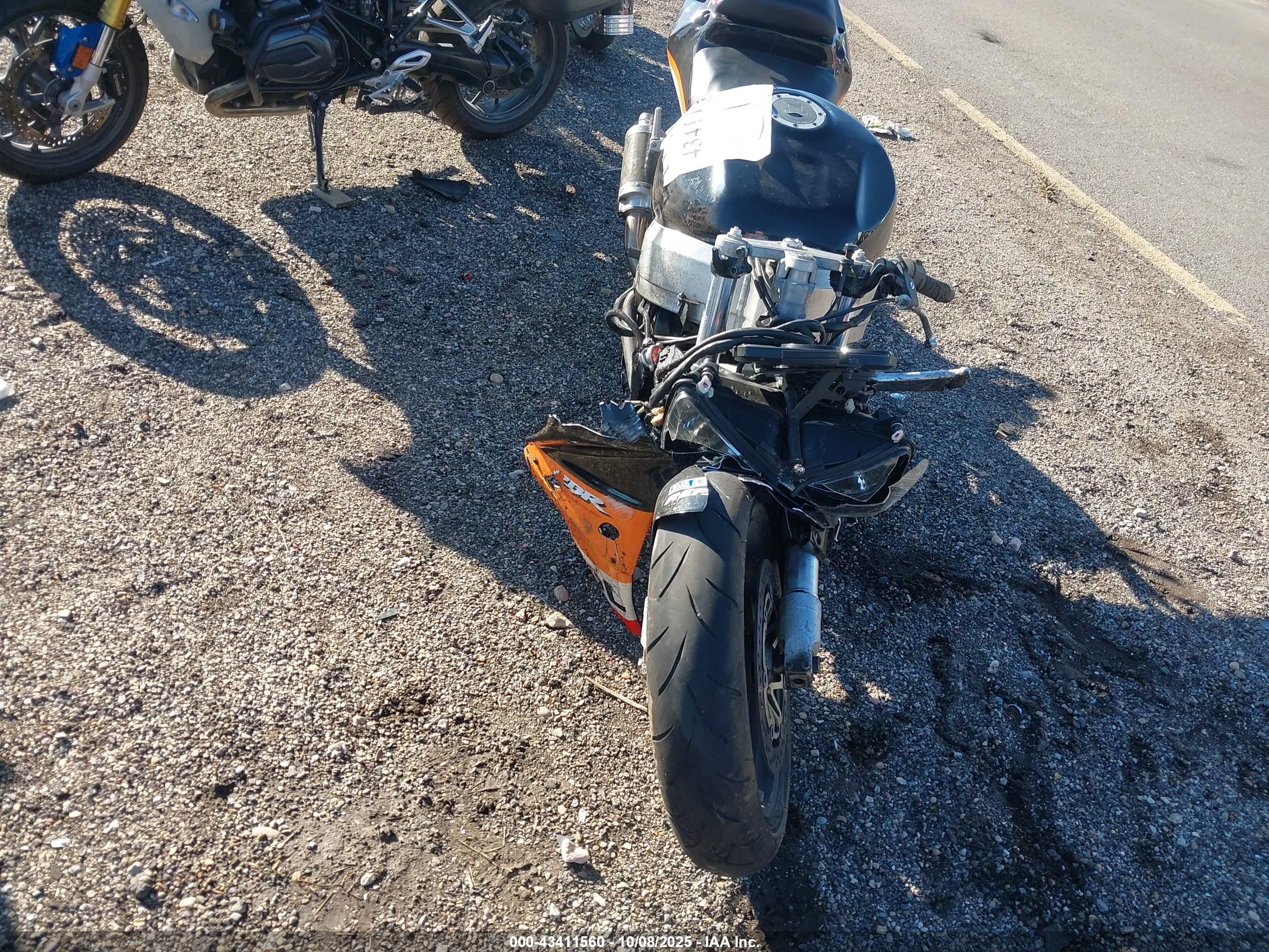 HONDA CBR900 image 5