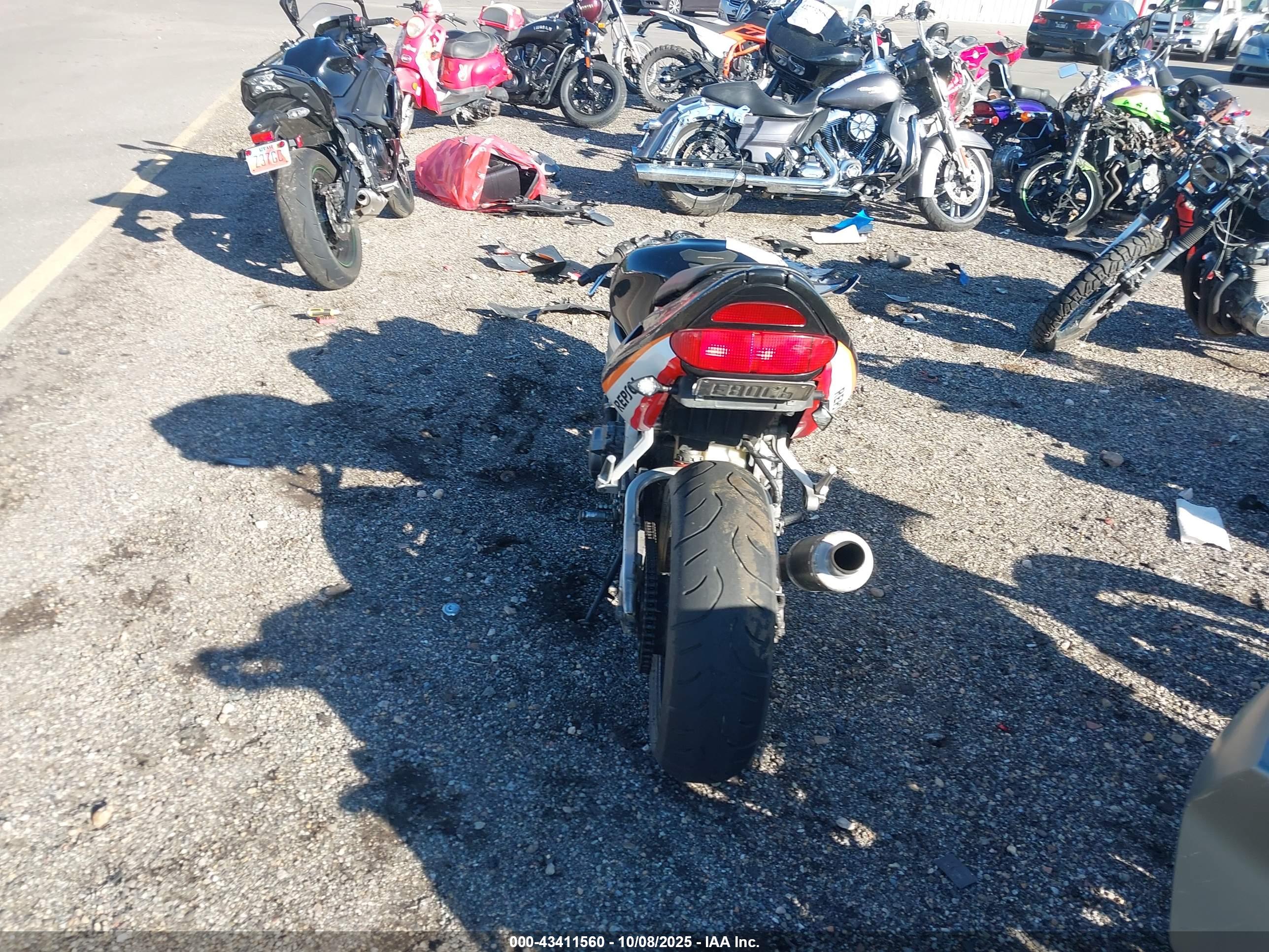 HONDA CBR900 image 6