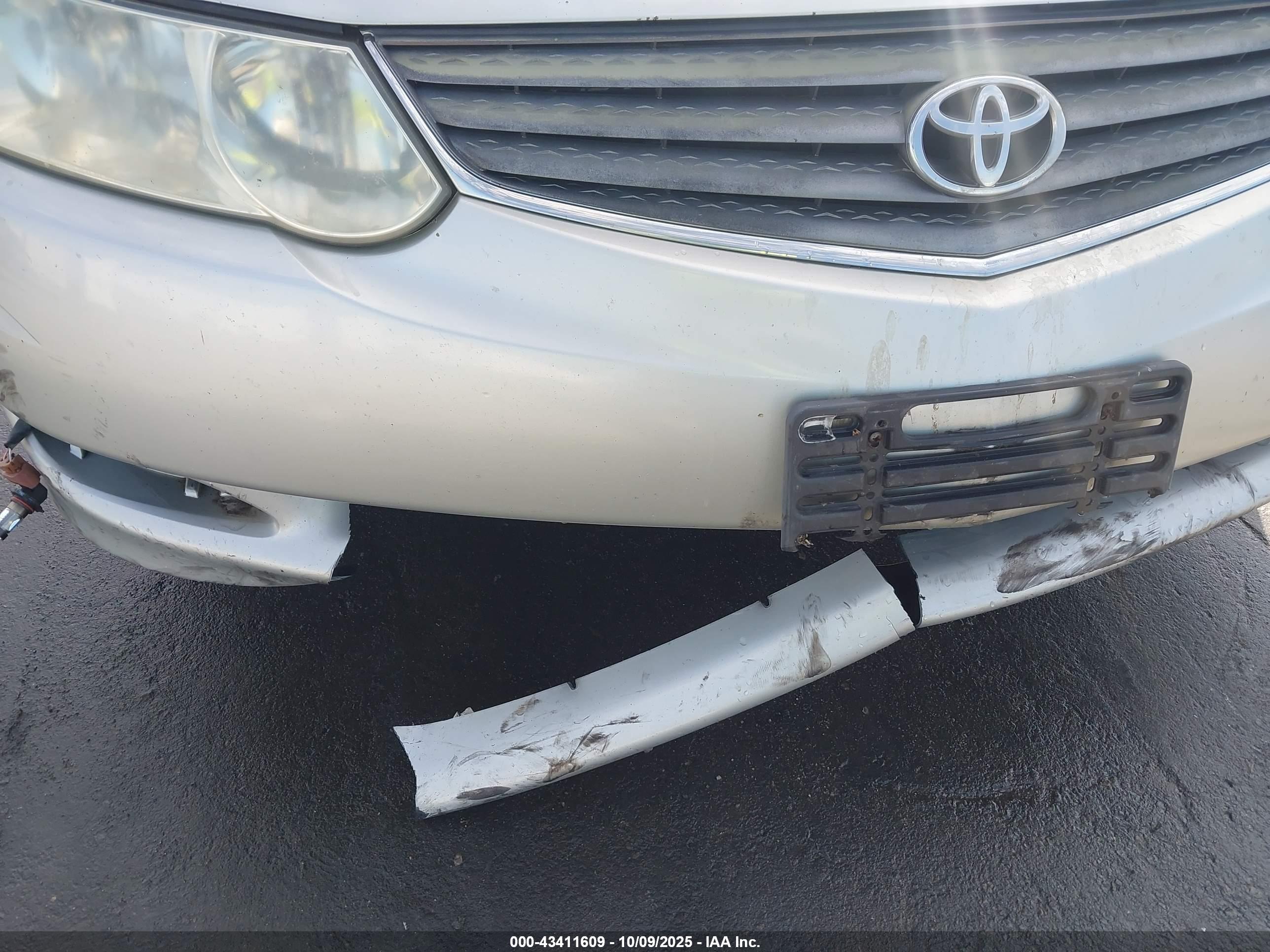 TOYOTA CAMRY image 6