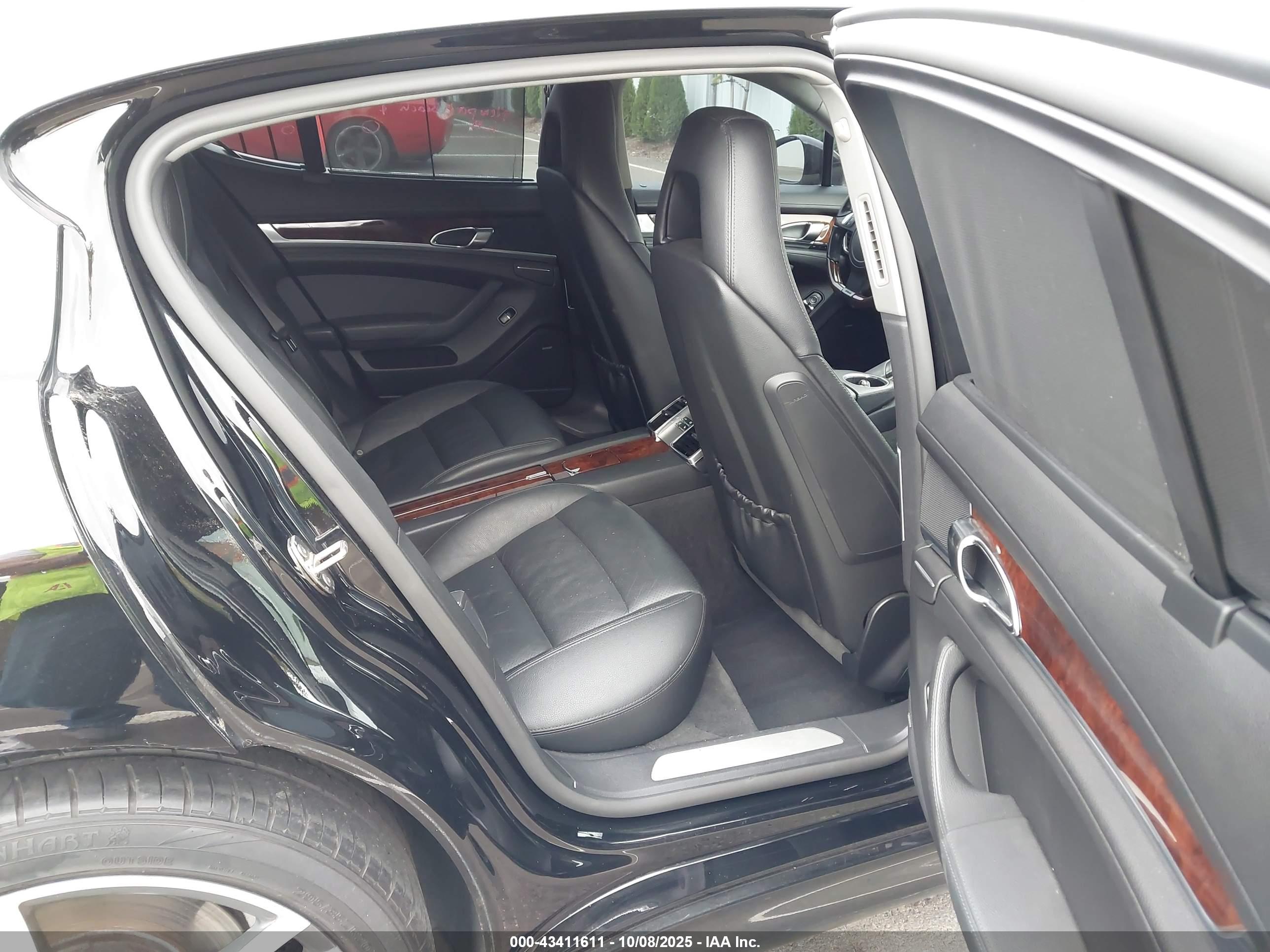 PORSCHE PANAMERA image 8