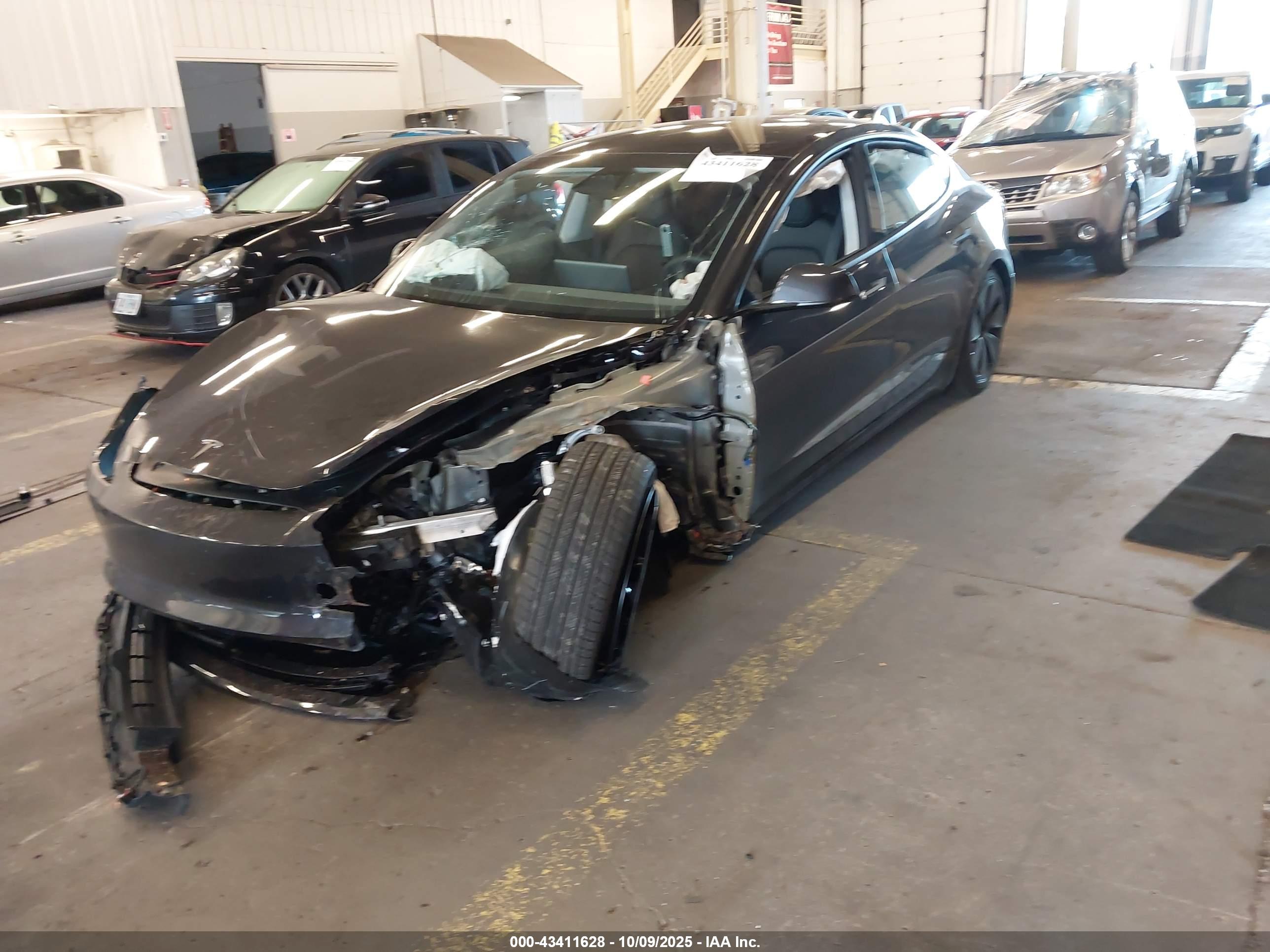 TESLA MODEL image 2