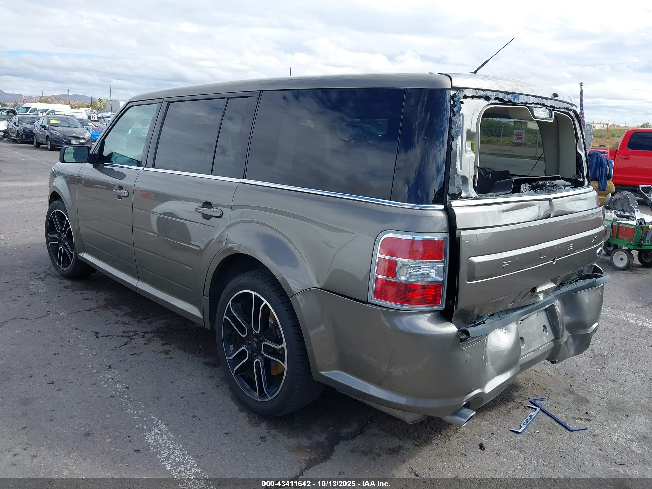 FORD FLEX image 3