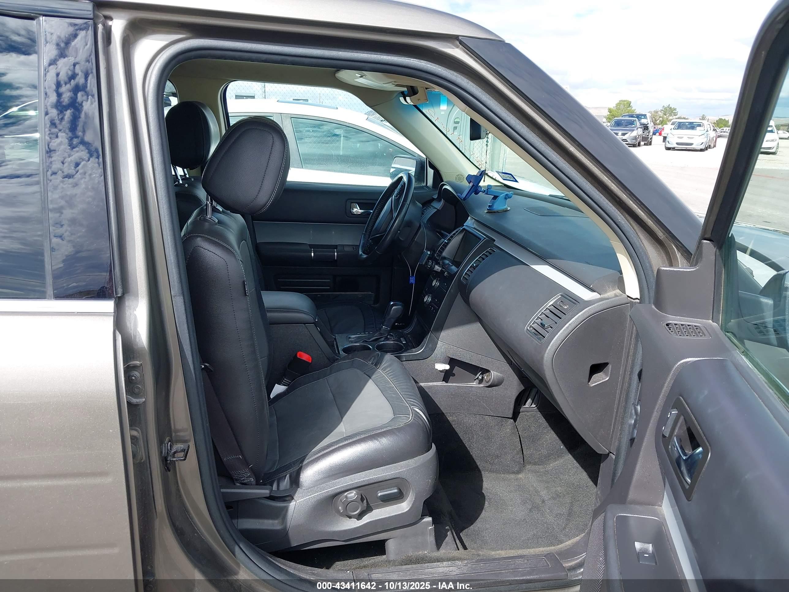 FORD FLEX image 5