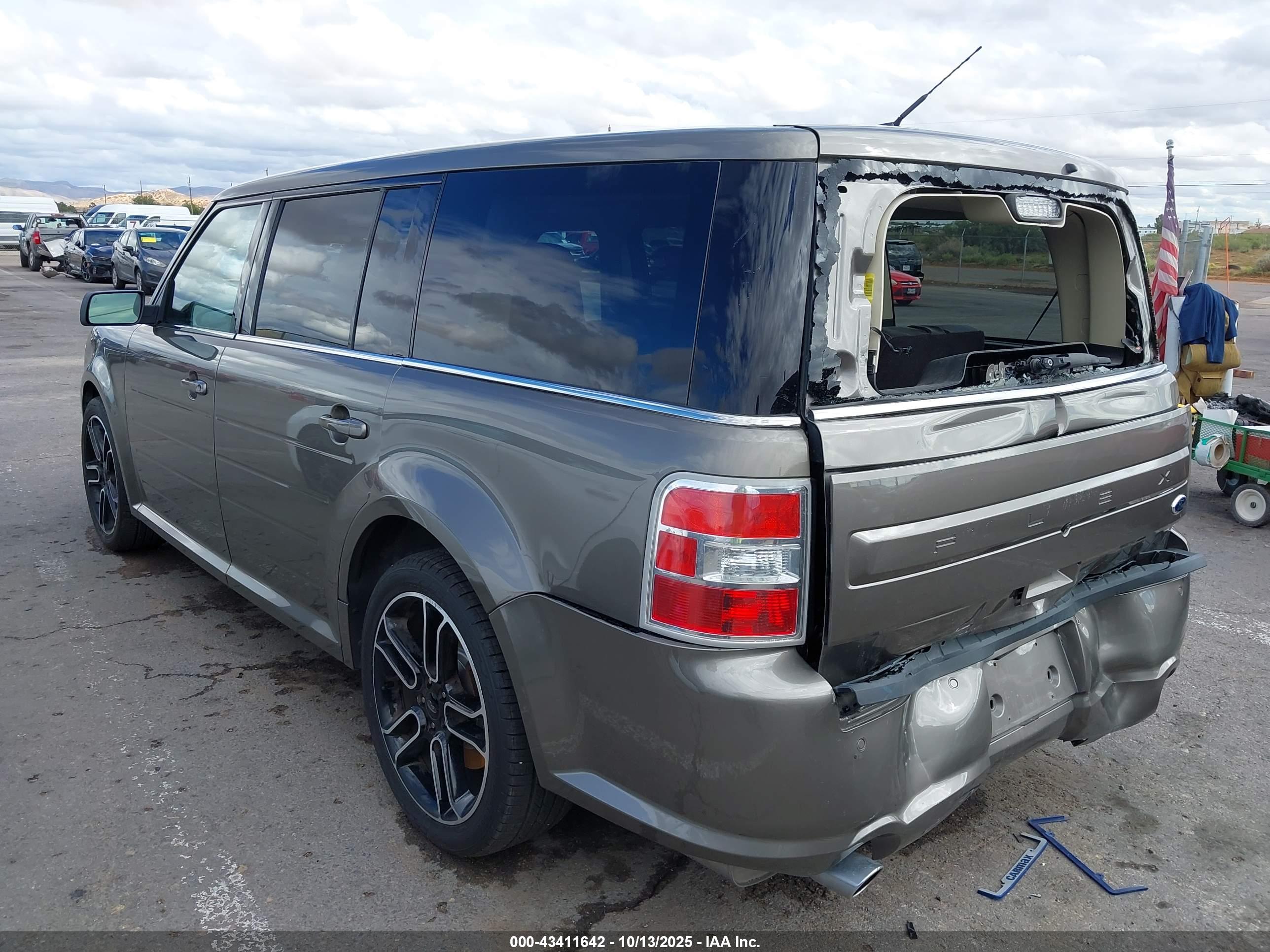 FORD FLEX image 6