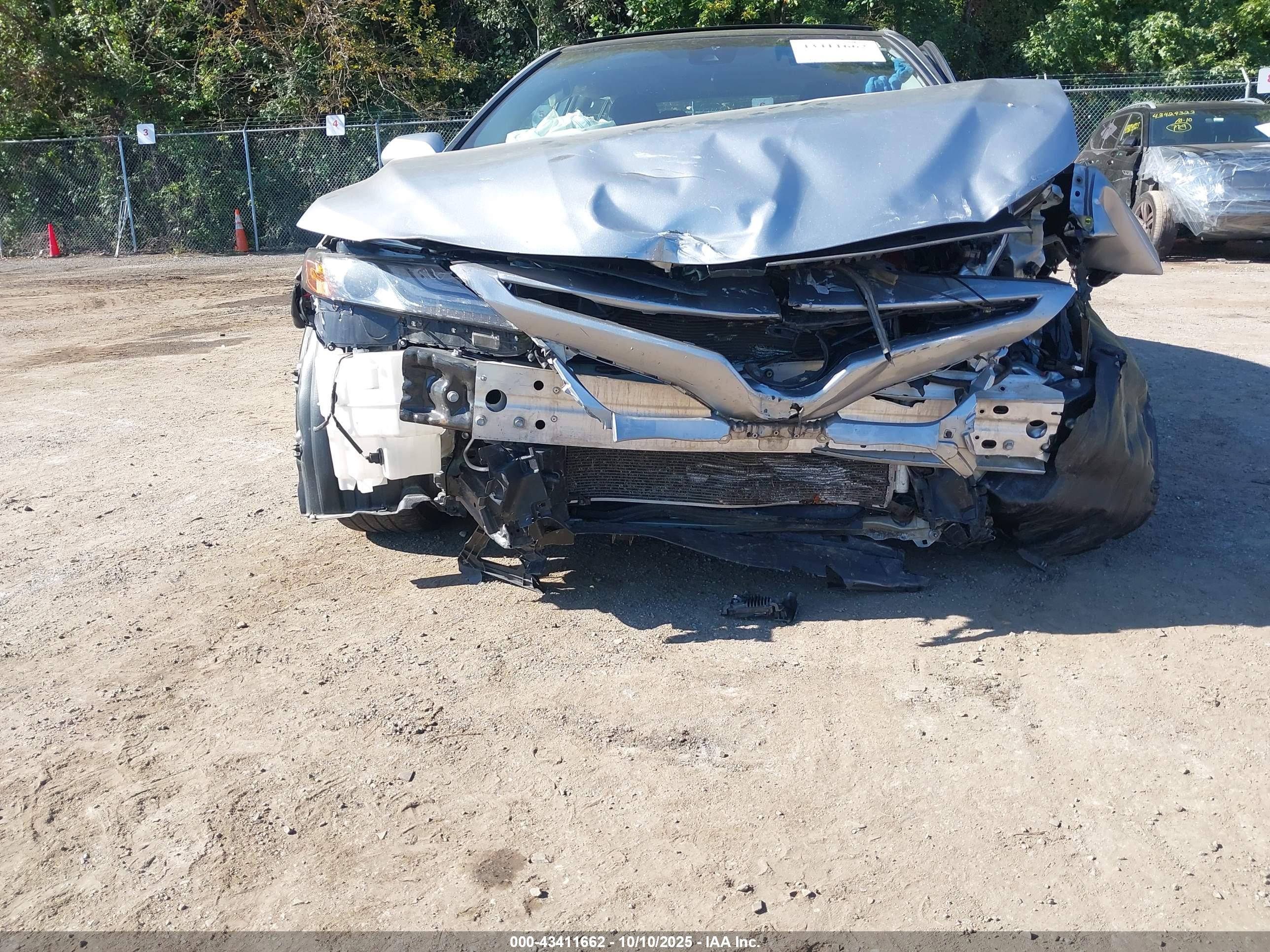 TOYOTA CAMRY image 6