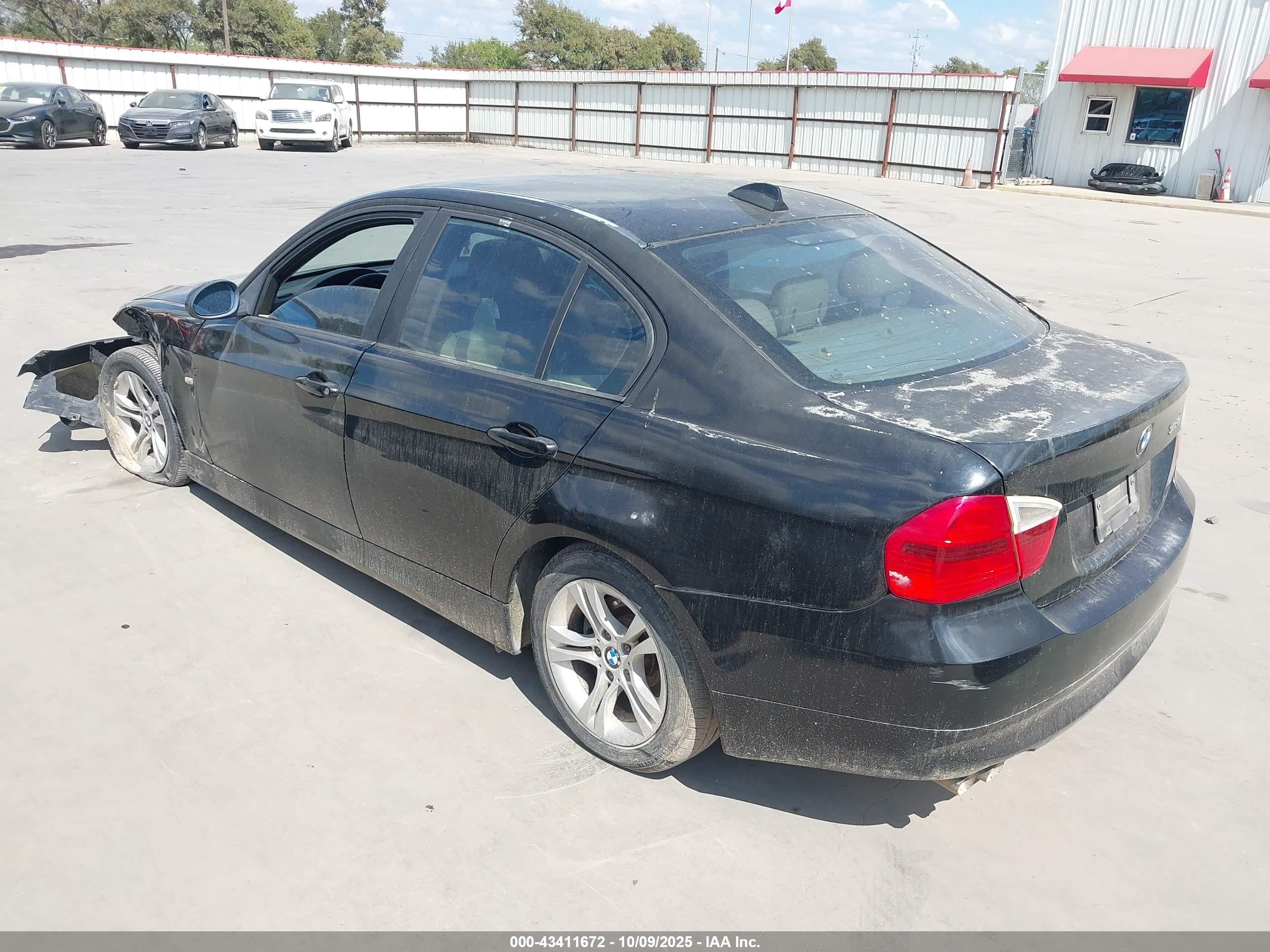 BMW 328I image 3