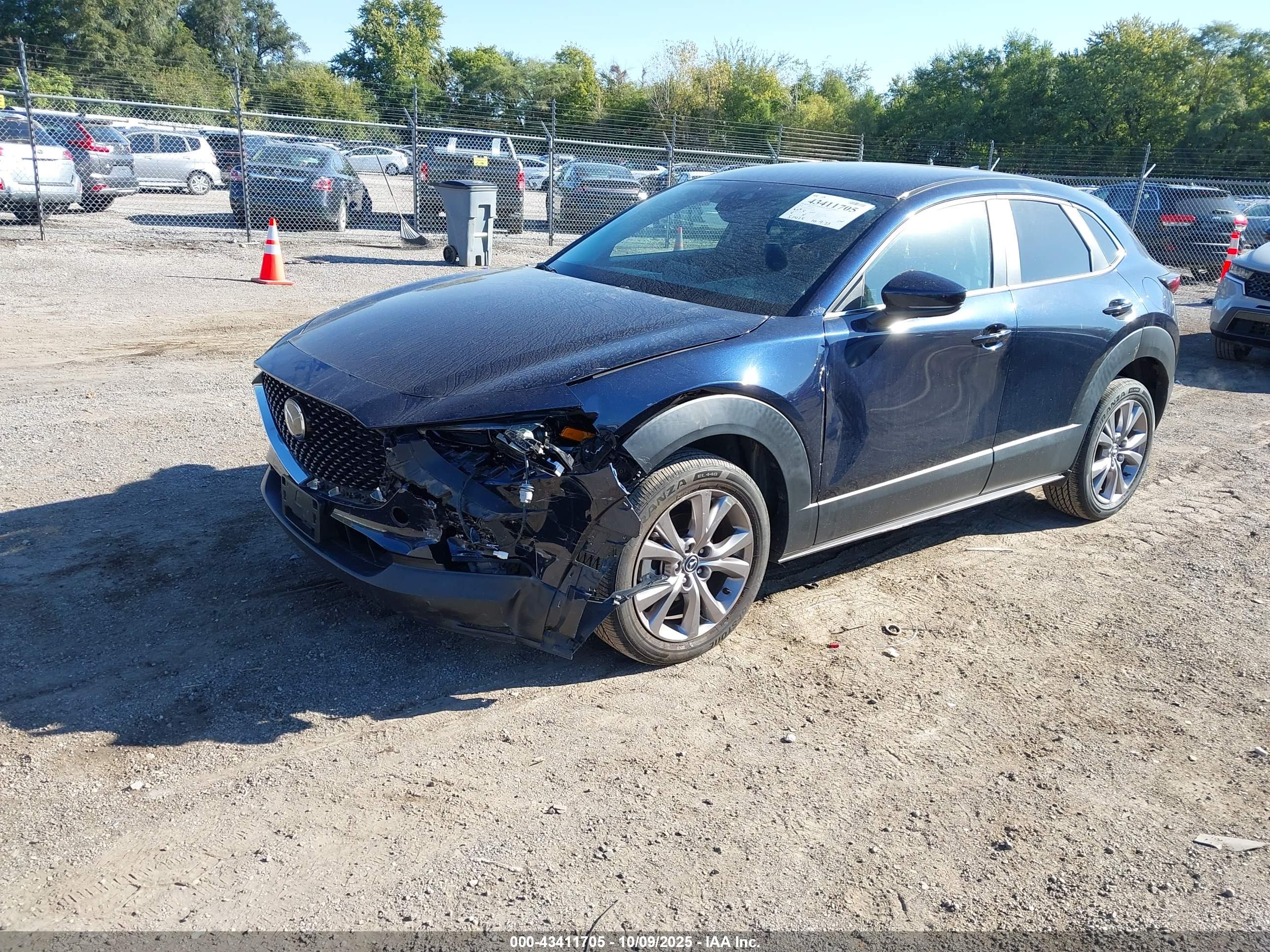 MAZDA CX-30 image 2