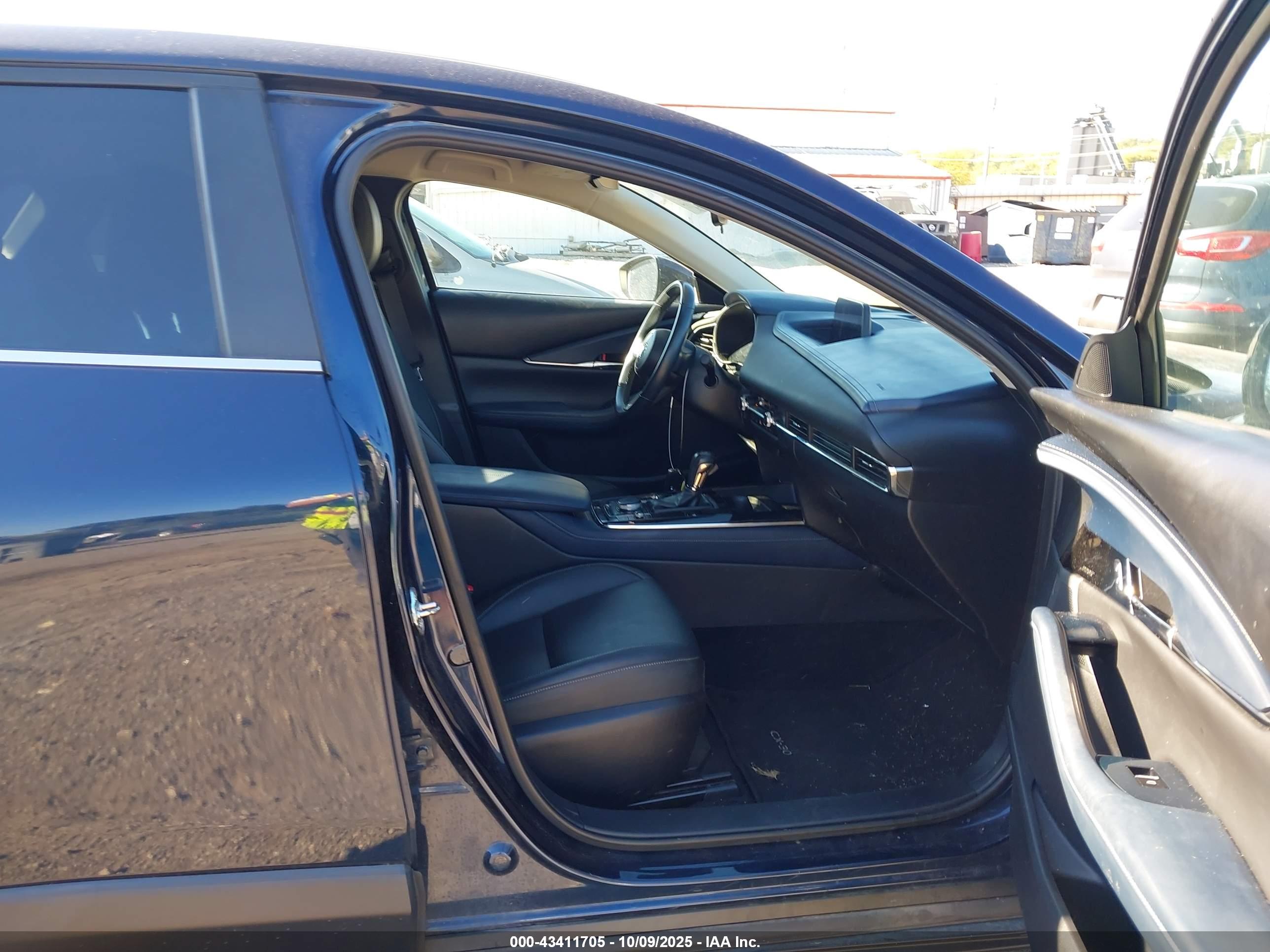 MAZDA CX-30 image 5