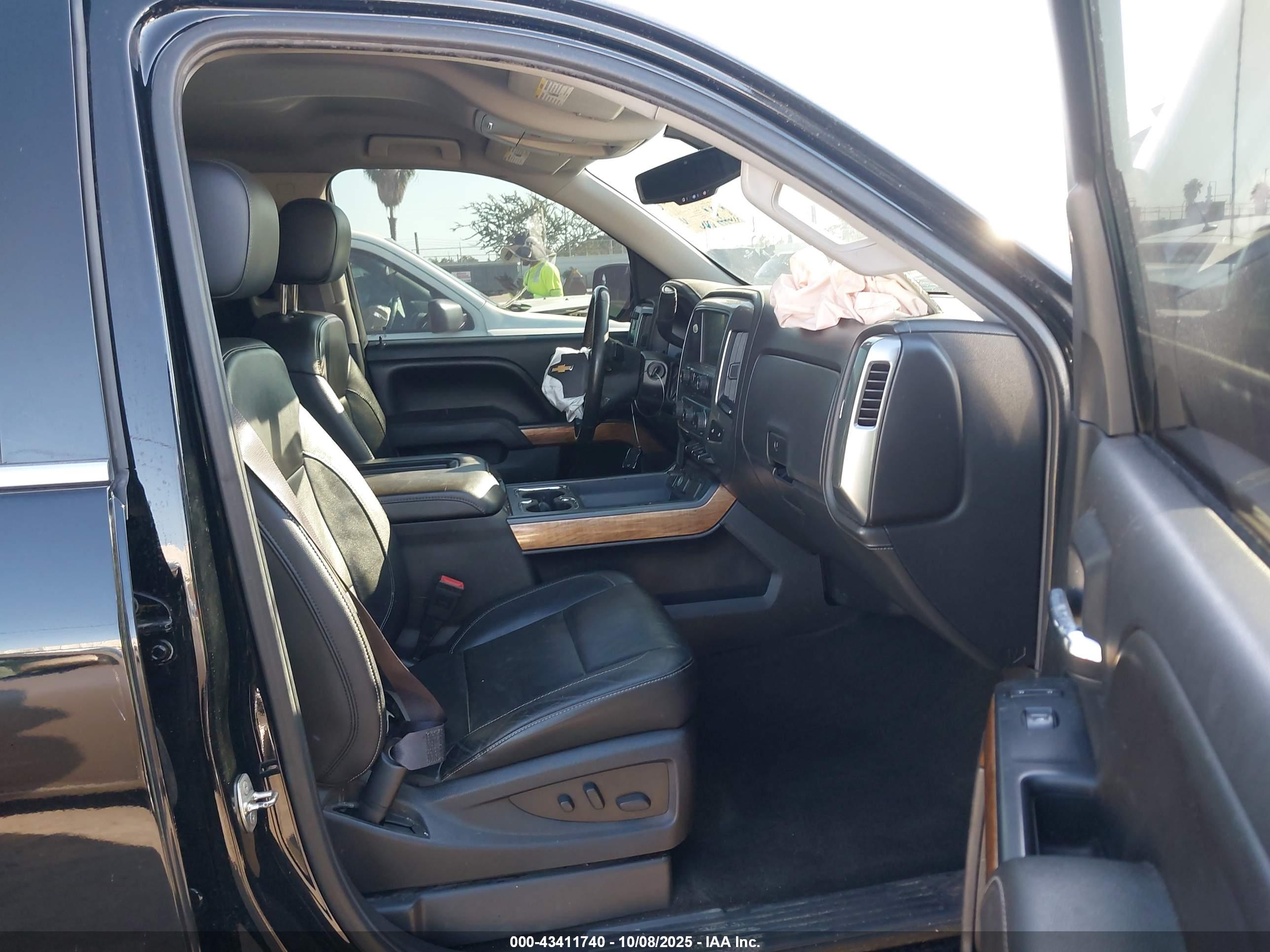 CHEVROLET SILVERADO image 5