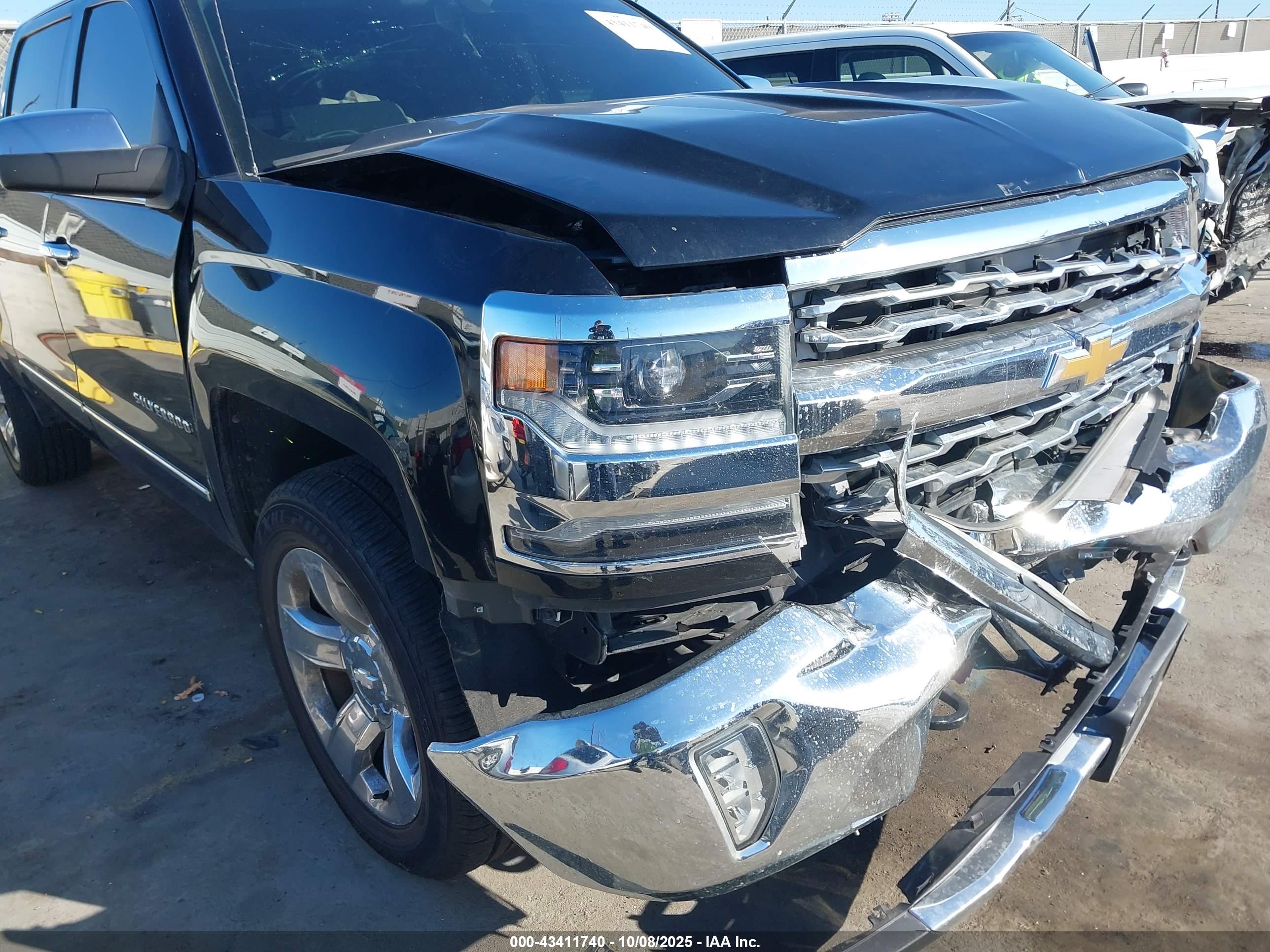 CHEVROLET SILVERADO image 6