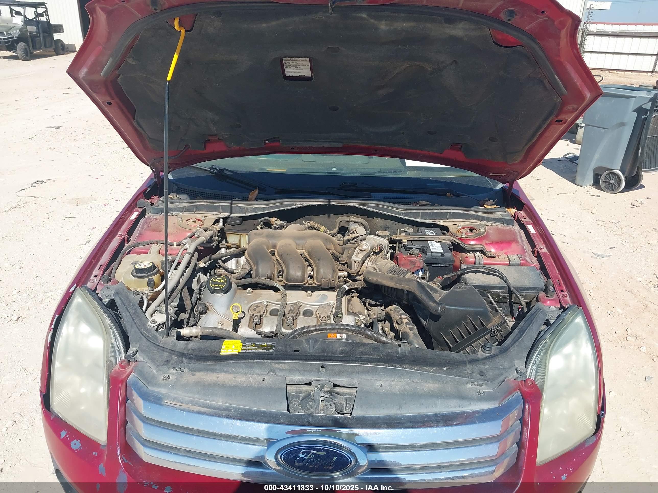 FORD FUSION image 10