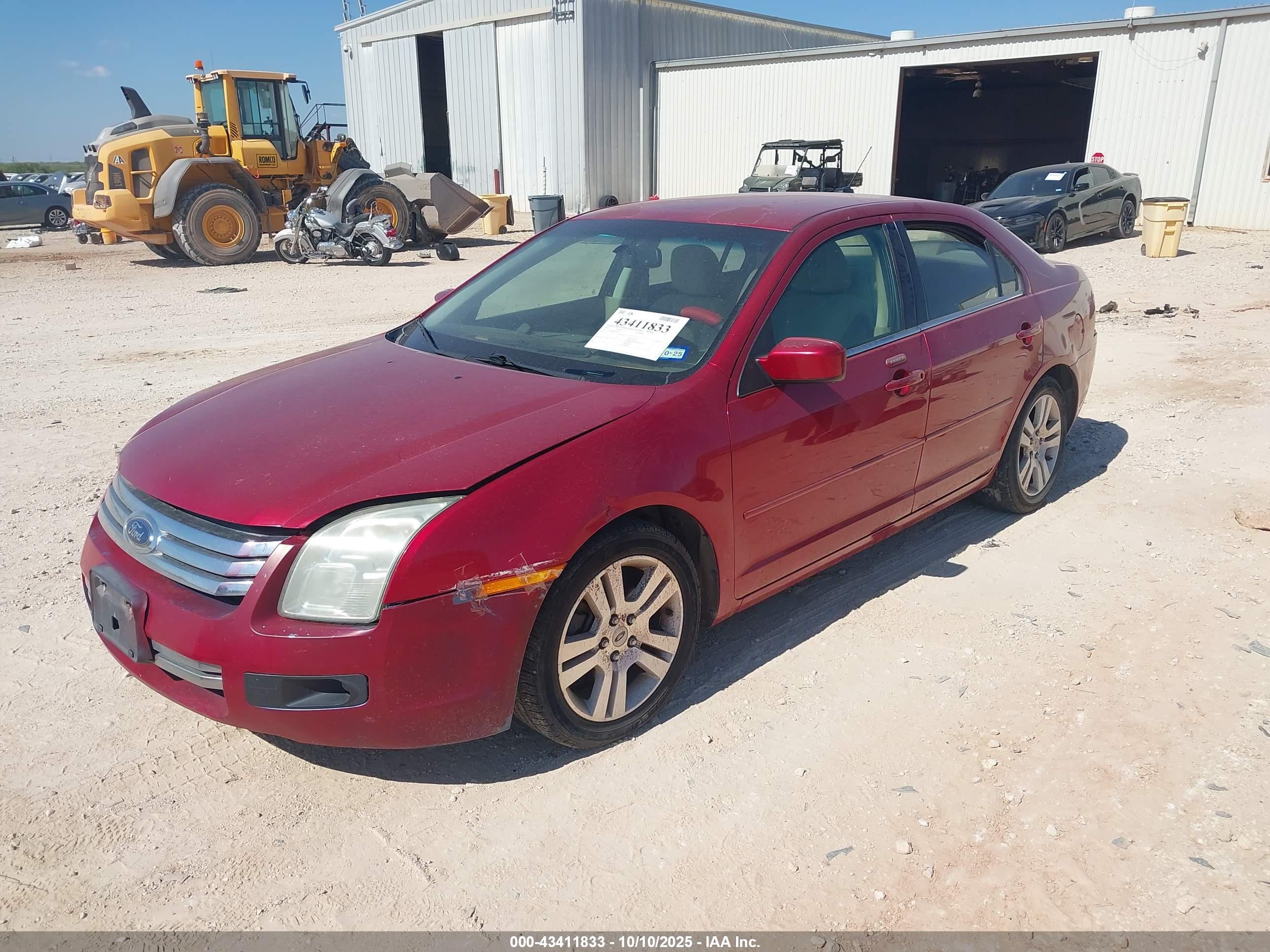 FORD FUSION image 2