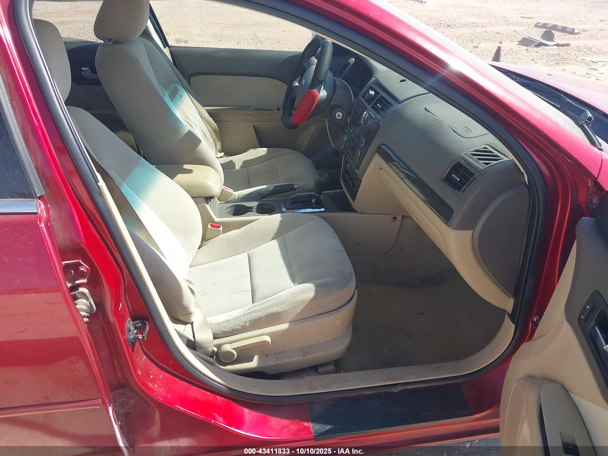 FORD FUSION image 5
