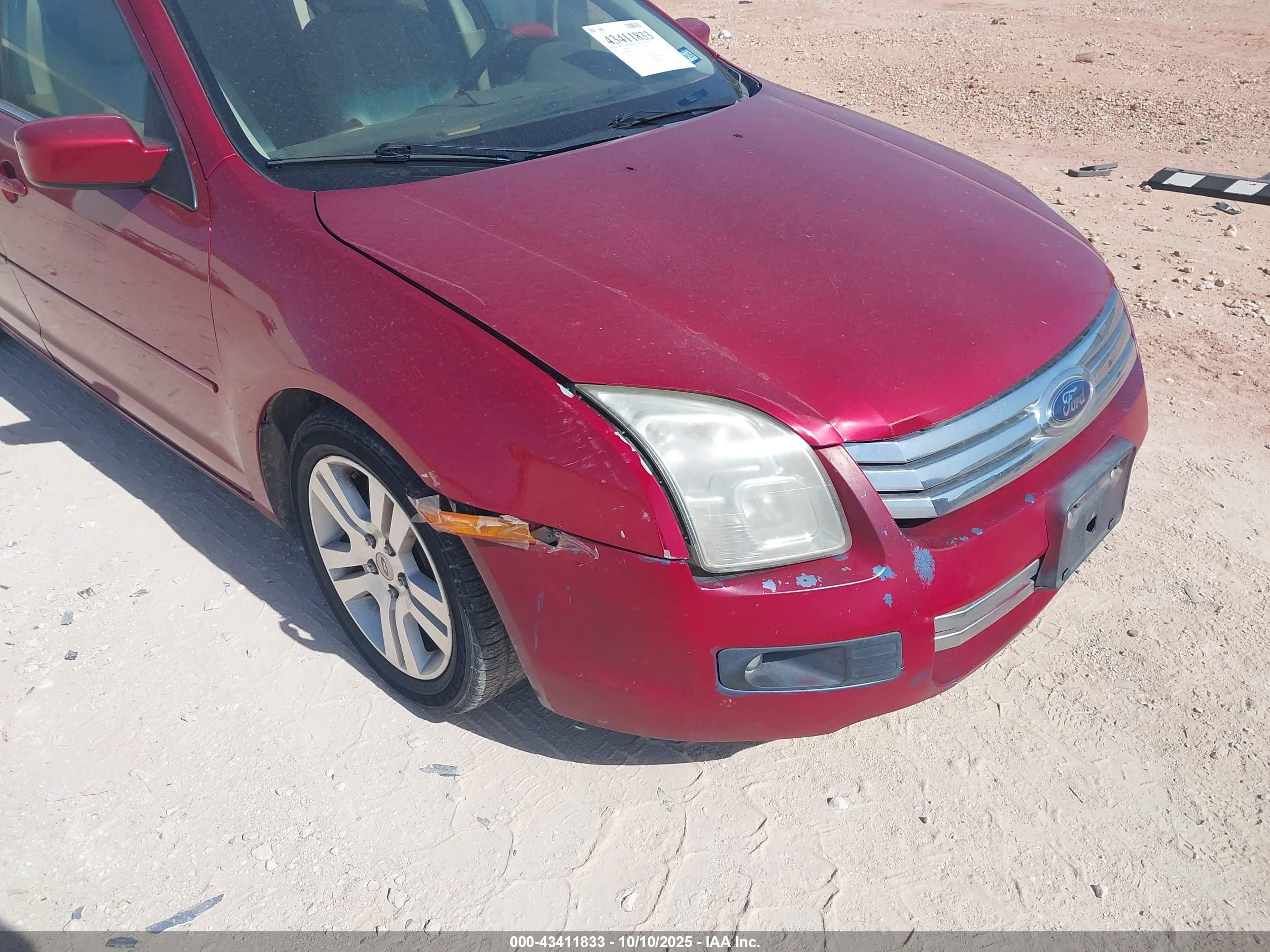 FORD FUSION image 6