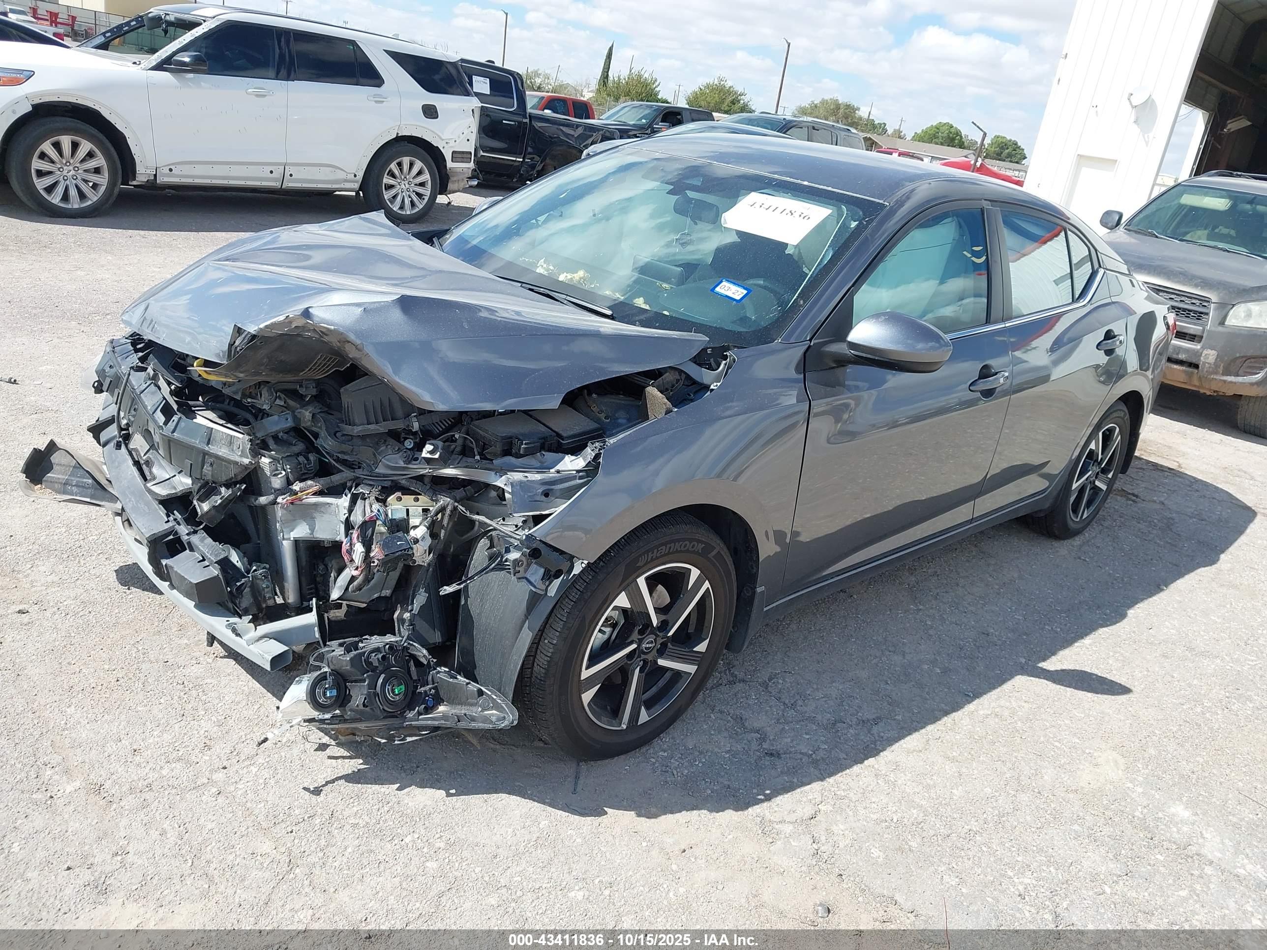 NISSAN SENTRA image 2