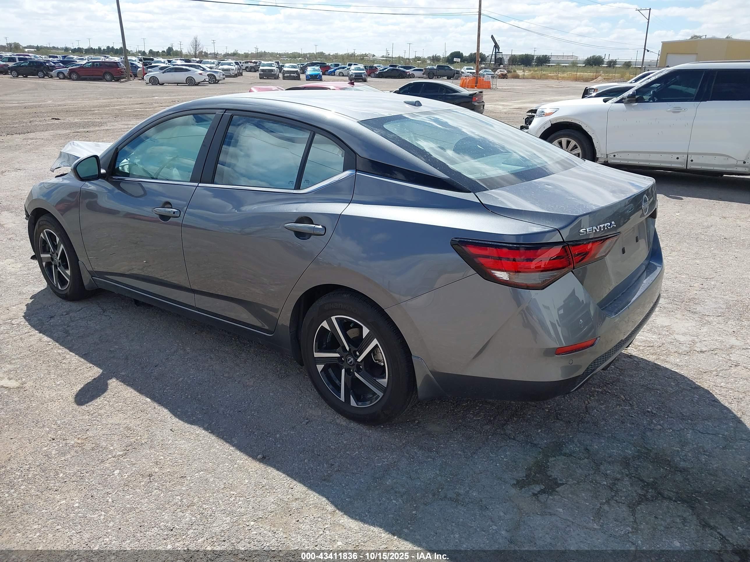 NISSAN SENTRA image 3