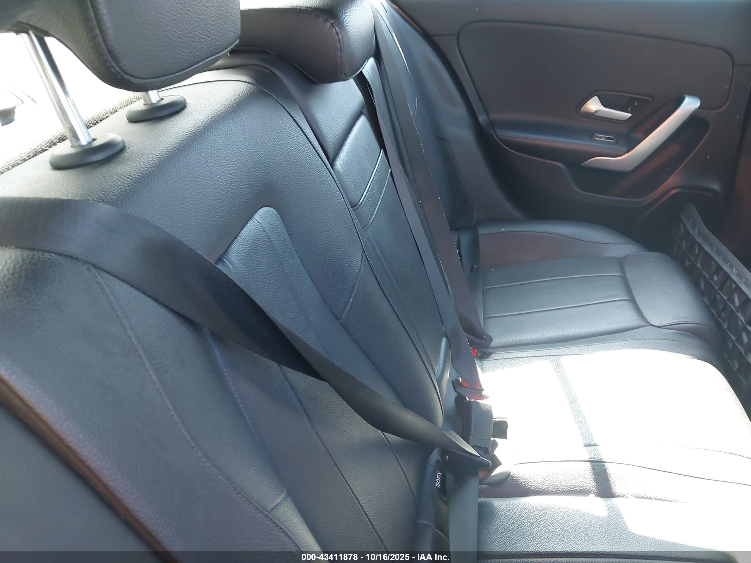 MERCEDES-BENZ A image 8