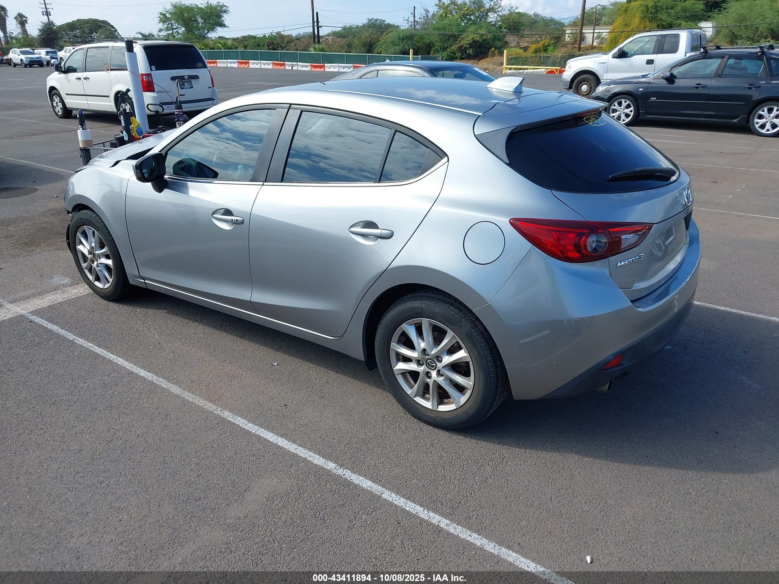 MAZDA MAZDA3 image 3