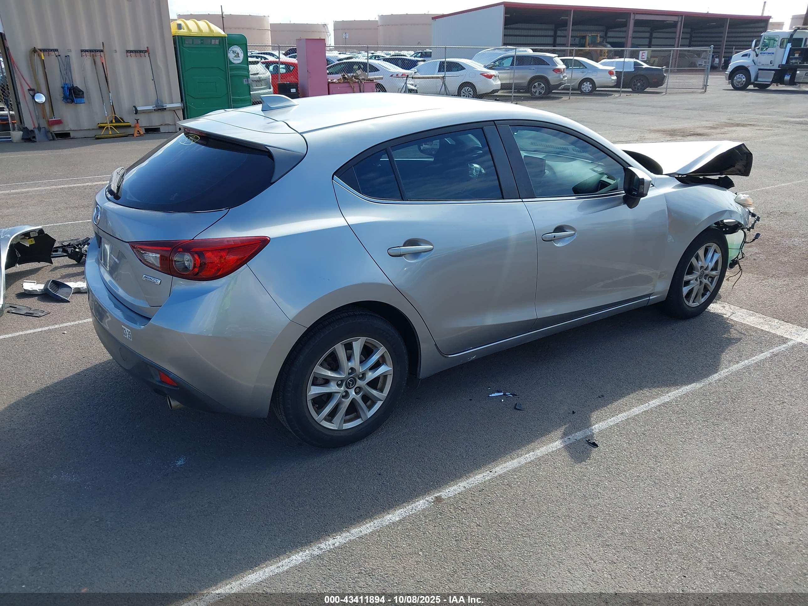 MAZDA MAZDA3 image 4