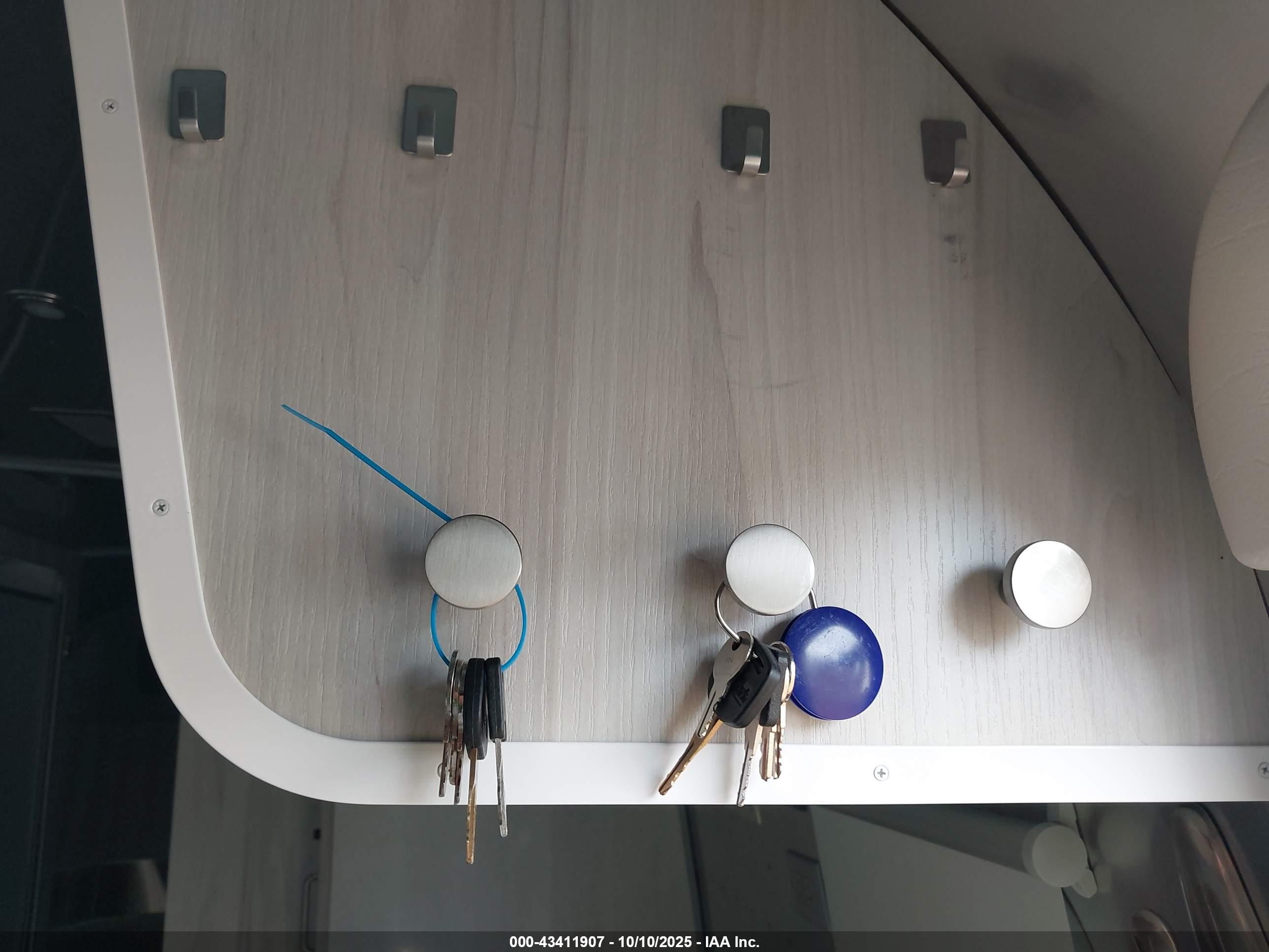 AIRSTREAM 25 image 11