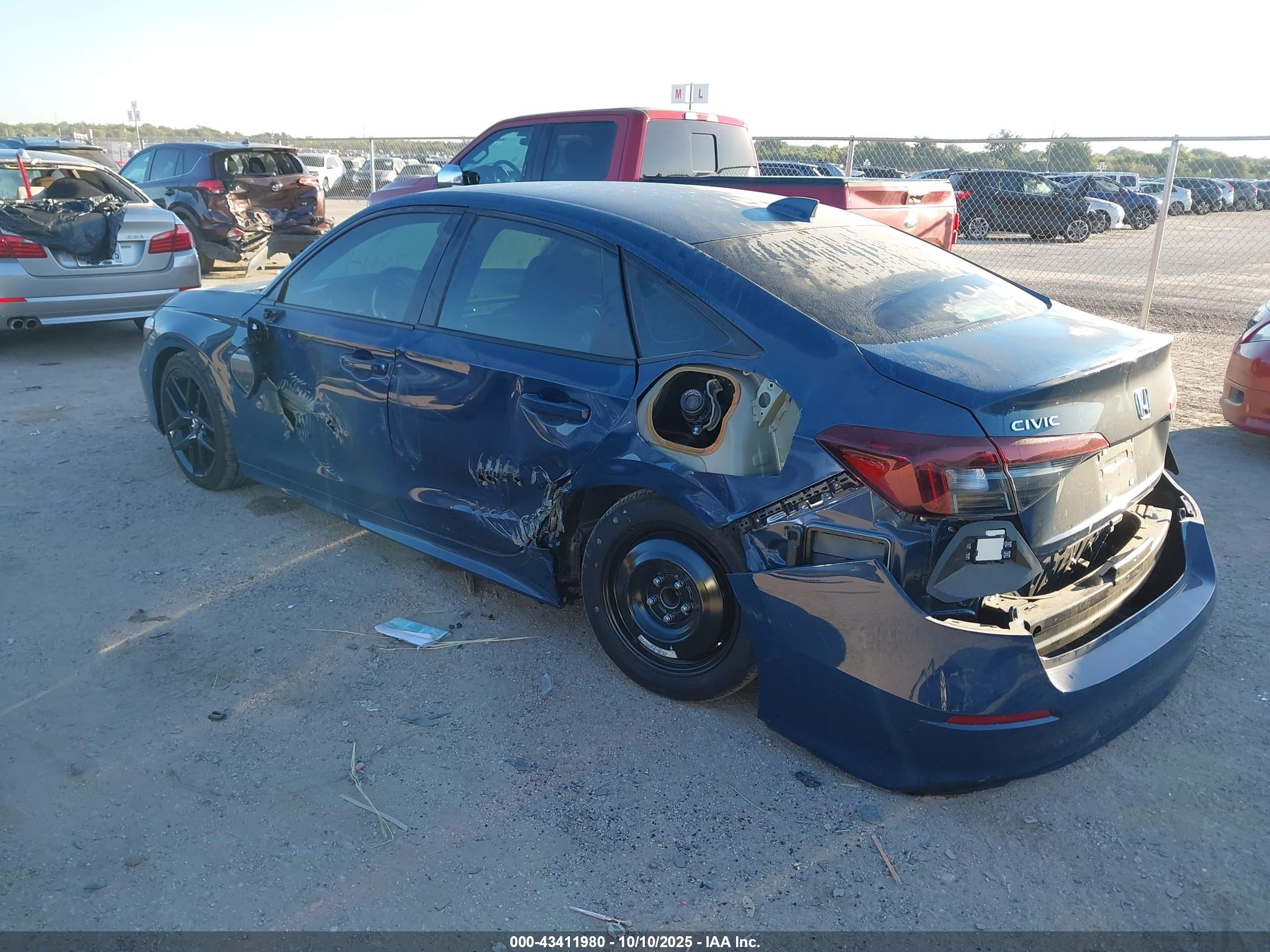 HONDA CIVIC image 3