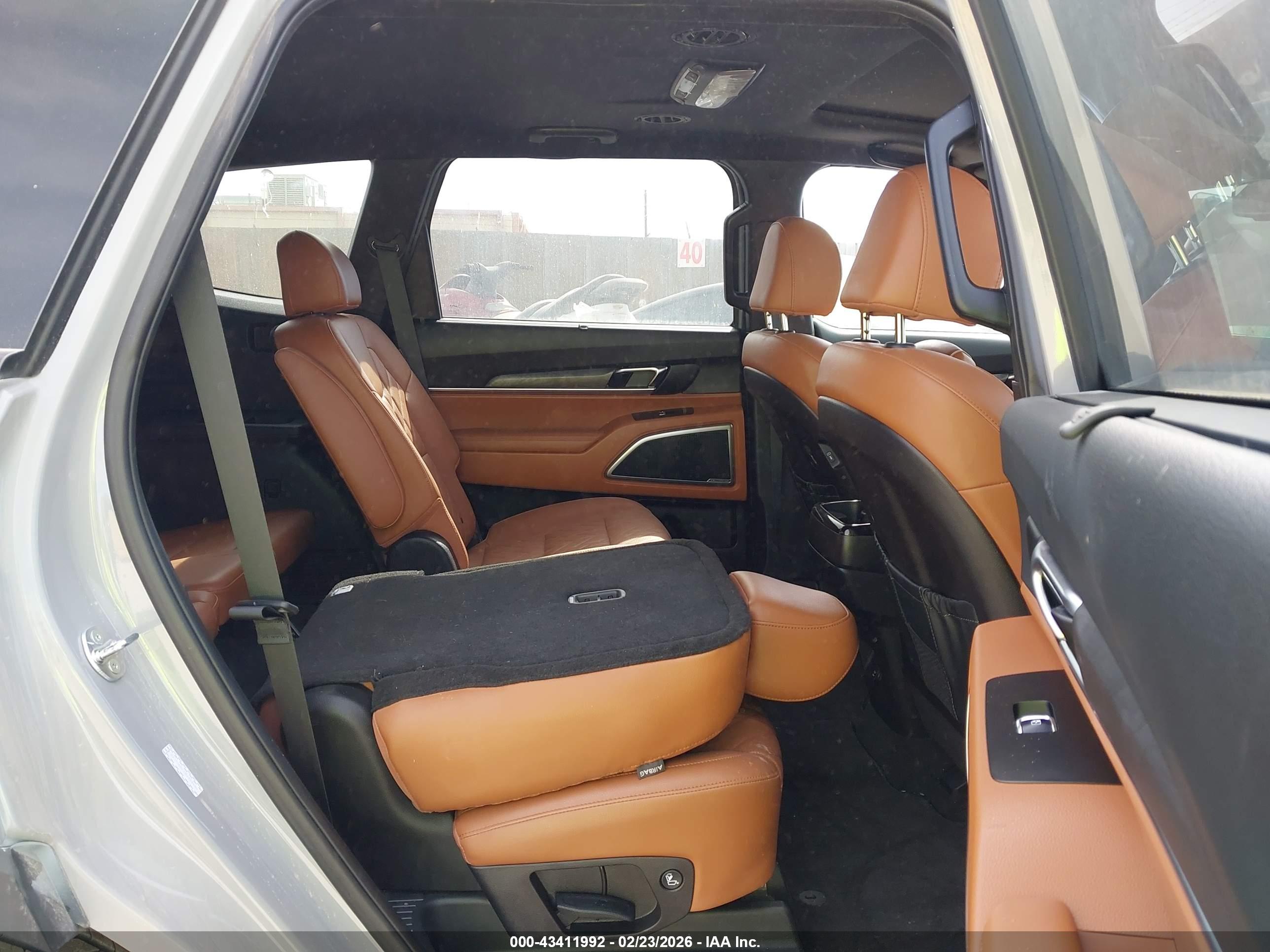 KIA TELLURIDE image 8