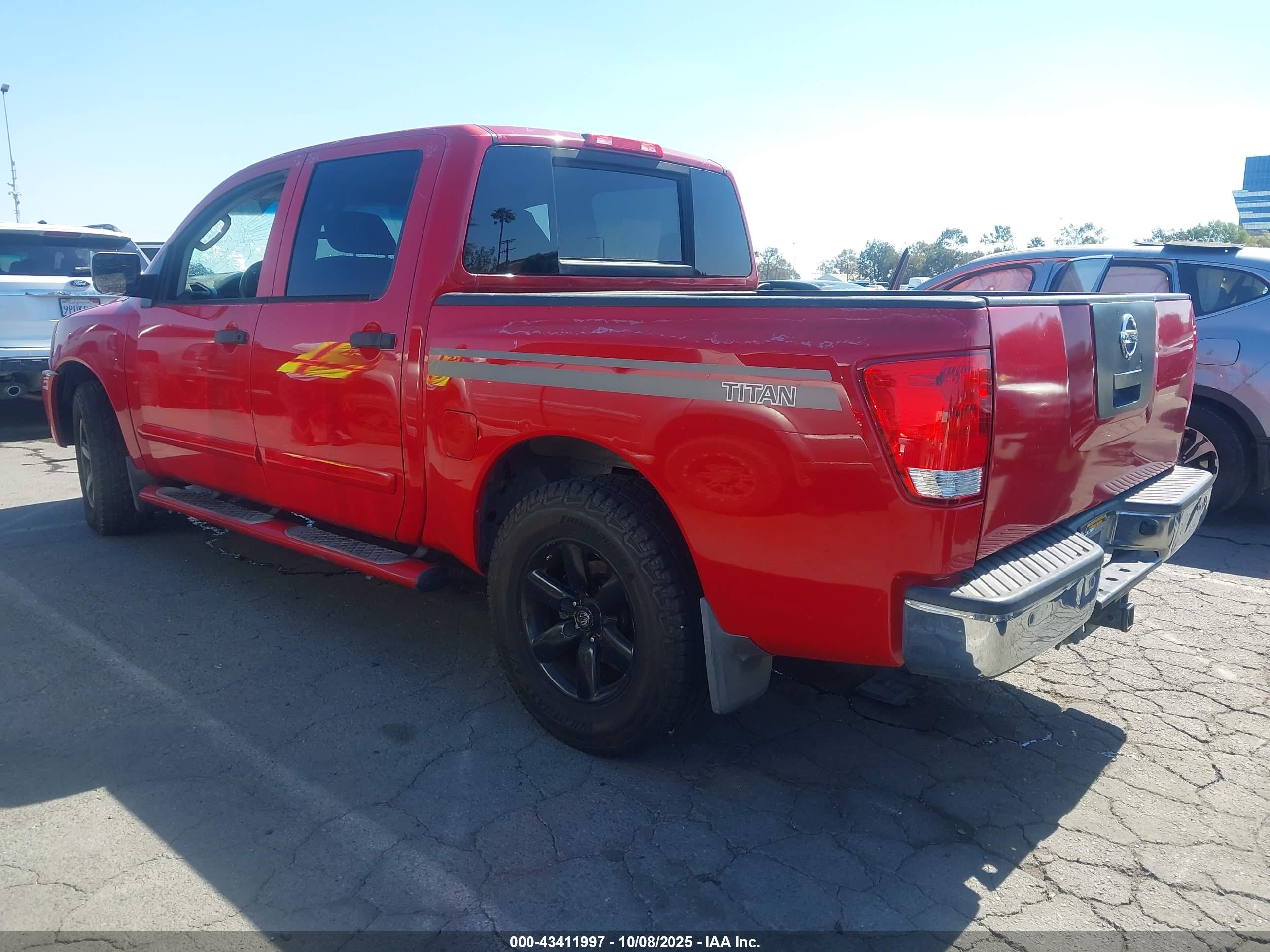 NISSAN TITAN image 3