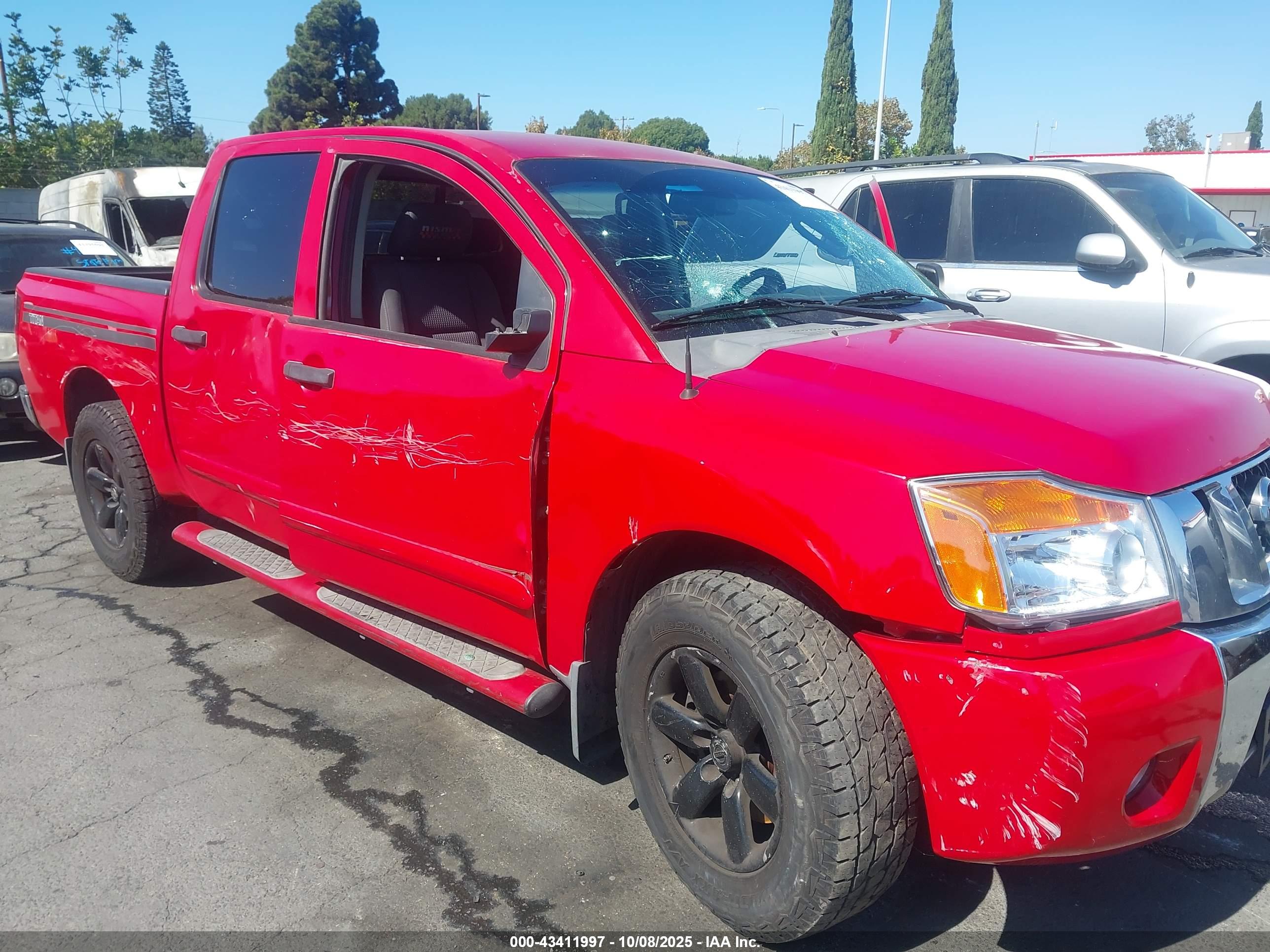 NISSAN TITAN image 6