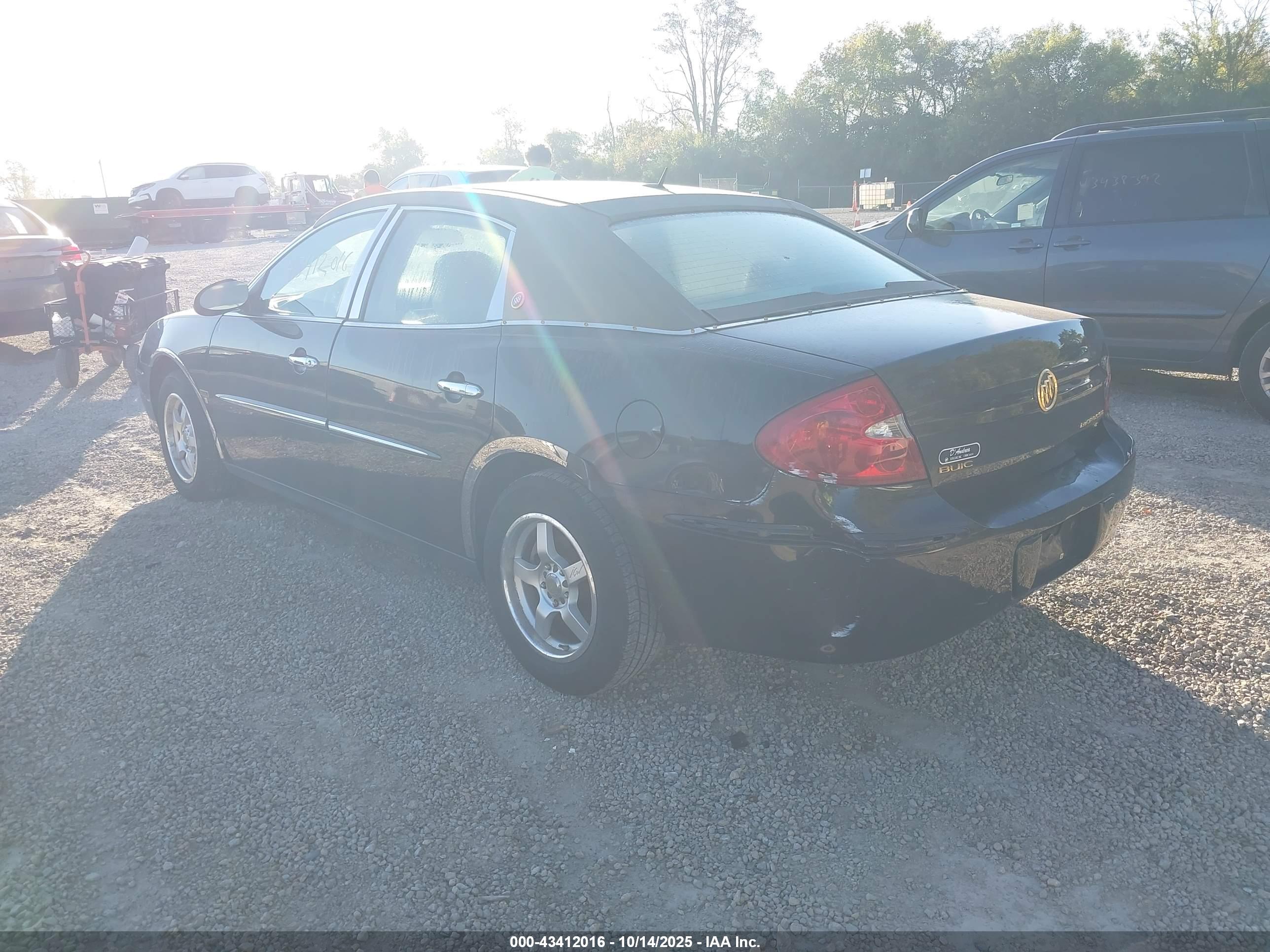 BUICK LACROSSE image 3