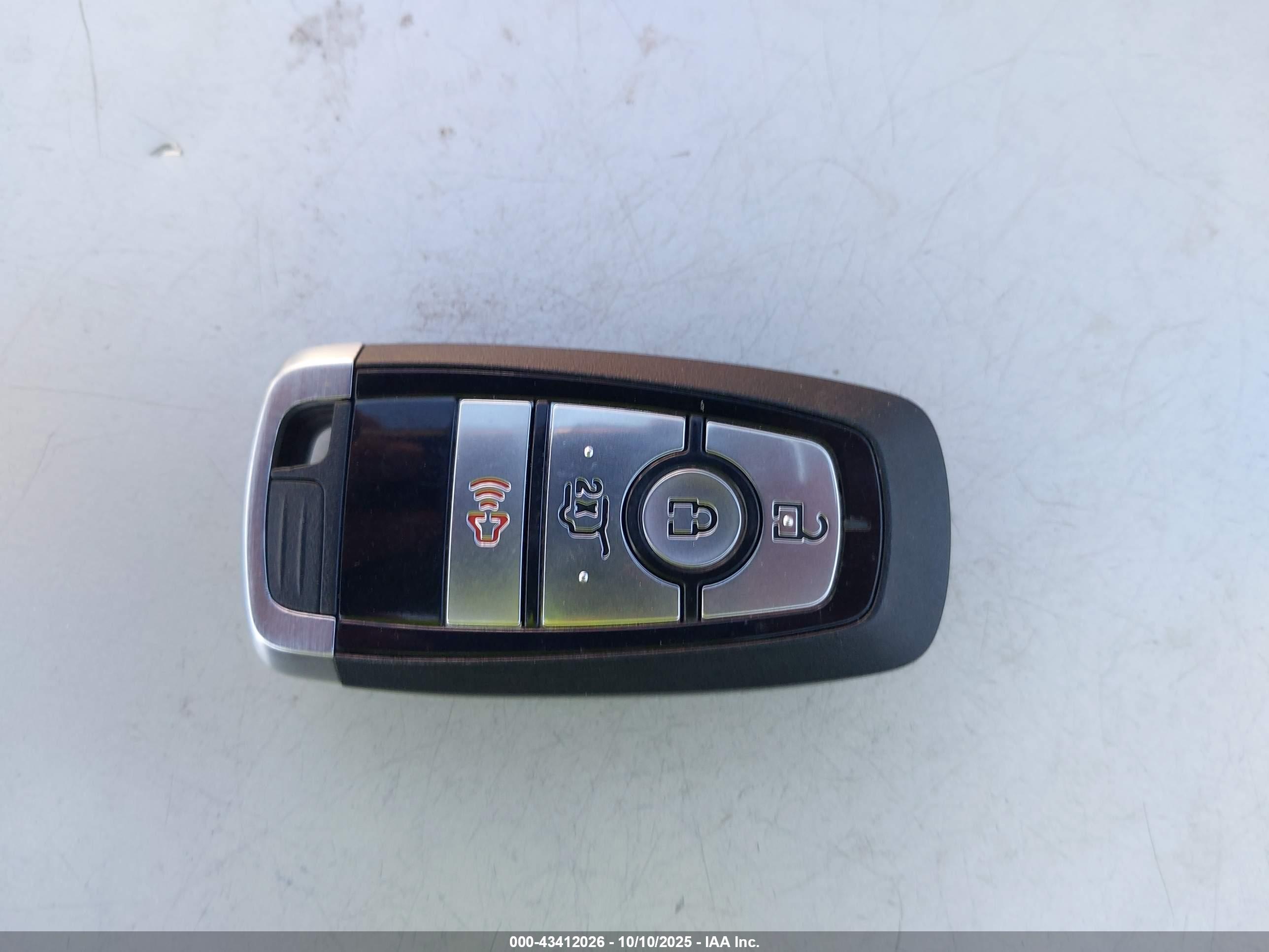 FORD EXPLORER image 11